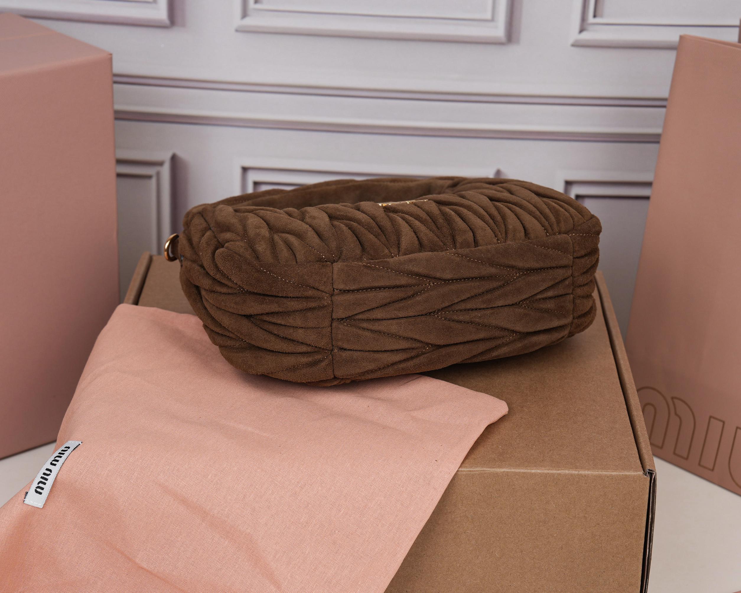 Miu Miu Basic Bag Sheepskin M-l-s