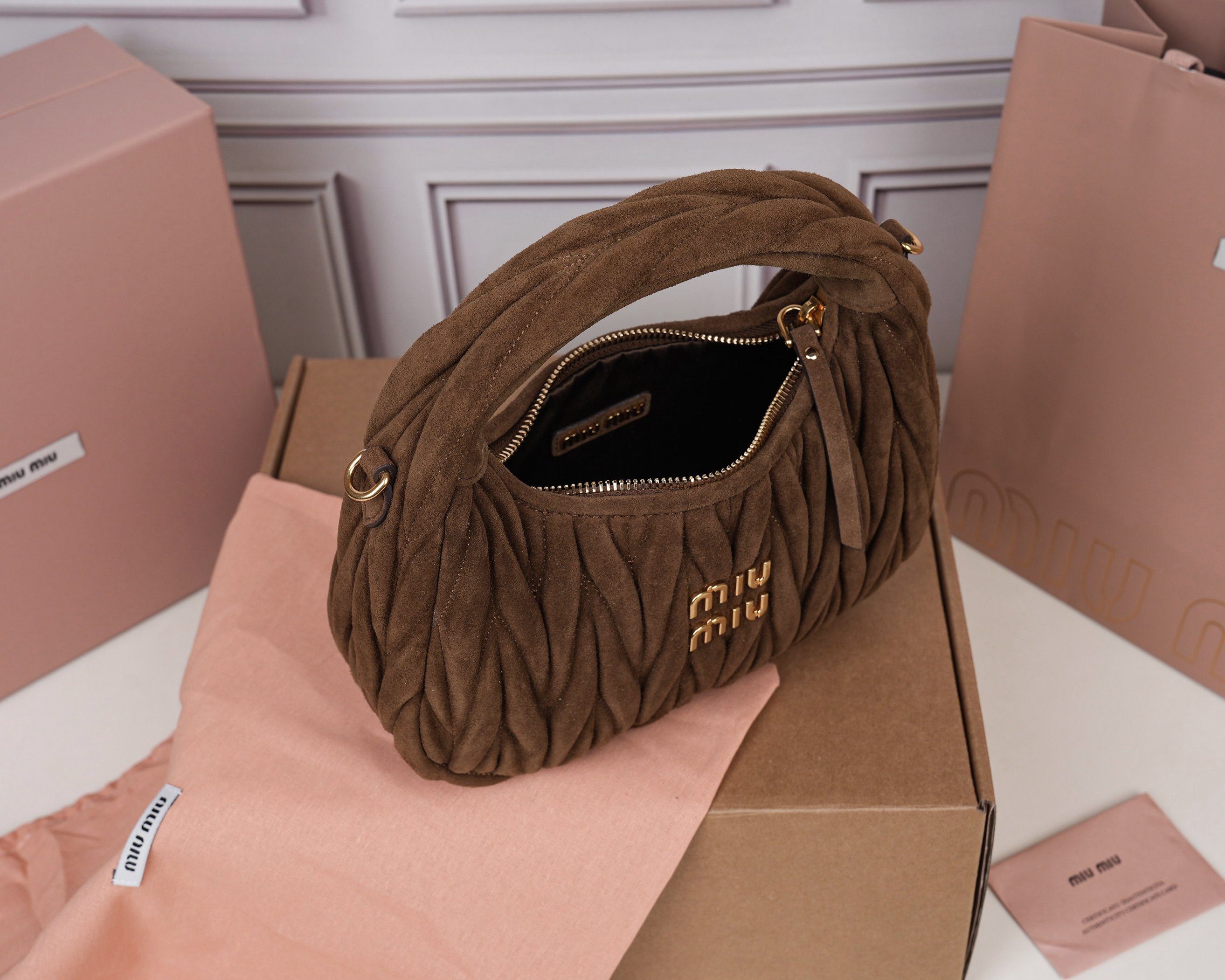 Miu Miu Basic Bag Sheepskin M-l-s