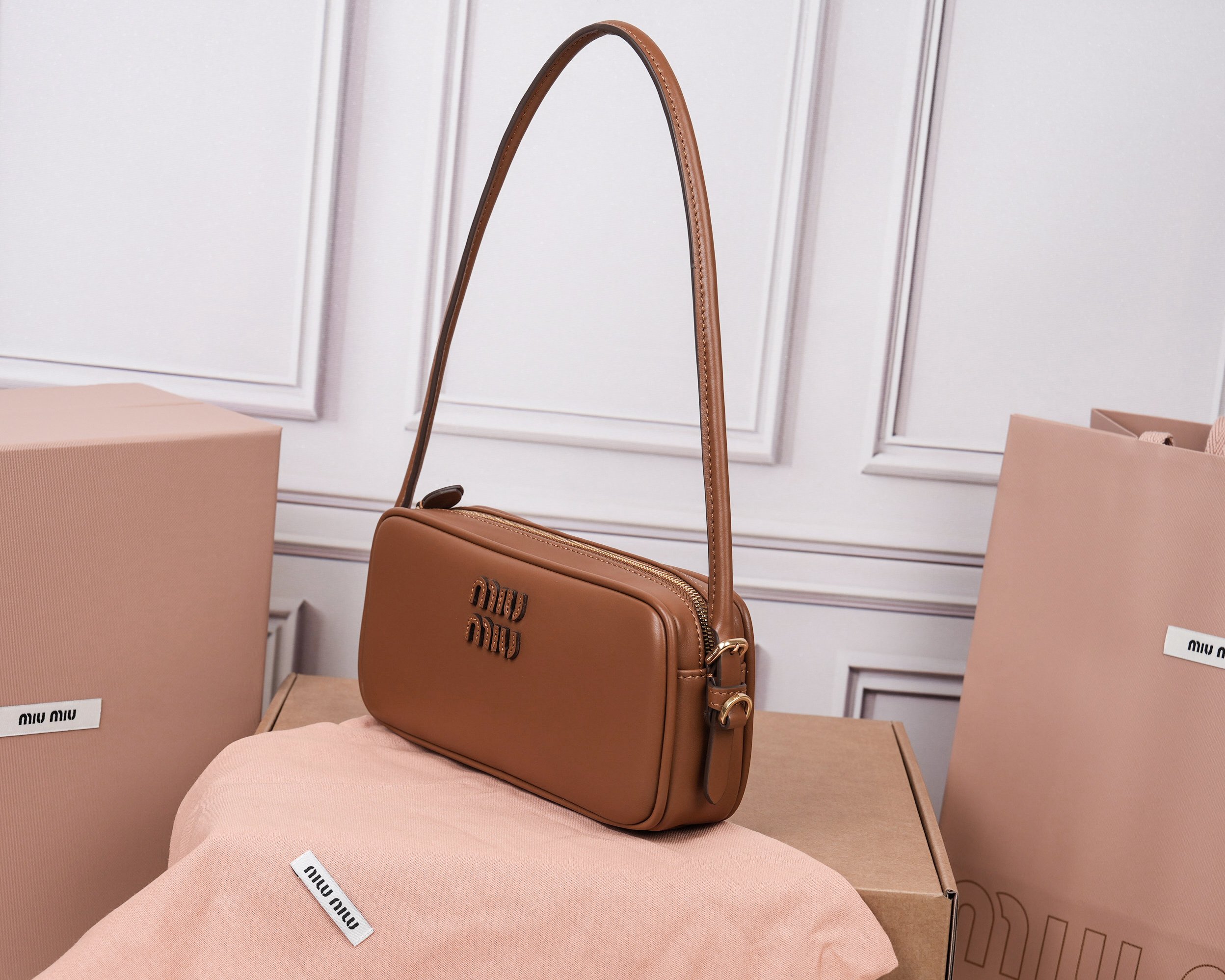 Prada Basic Bag Cow Leather M