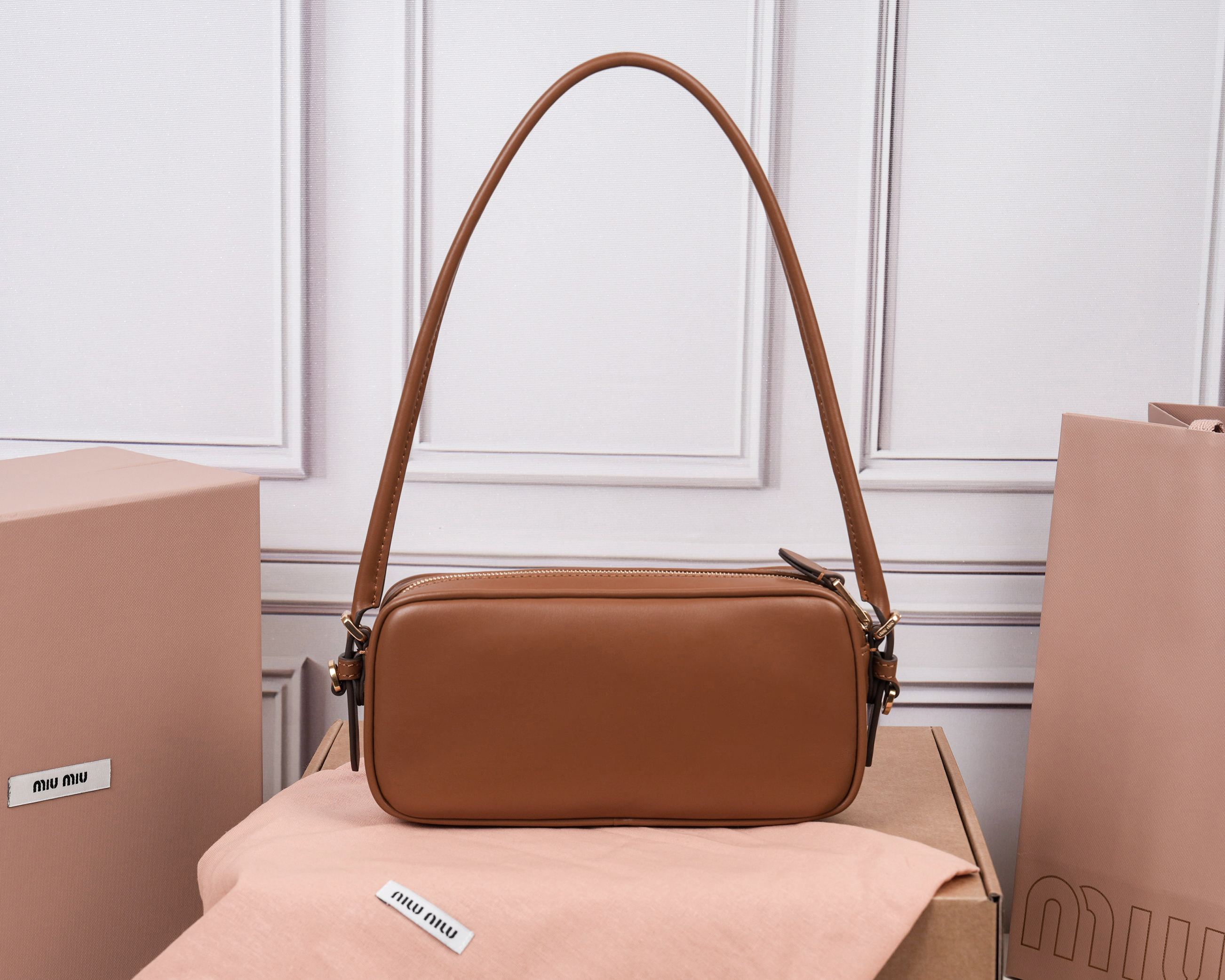 Prada Basic Bag Cow Leather M