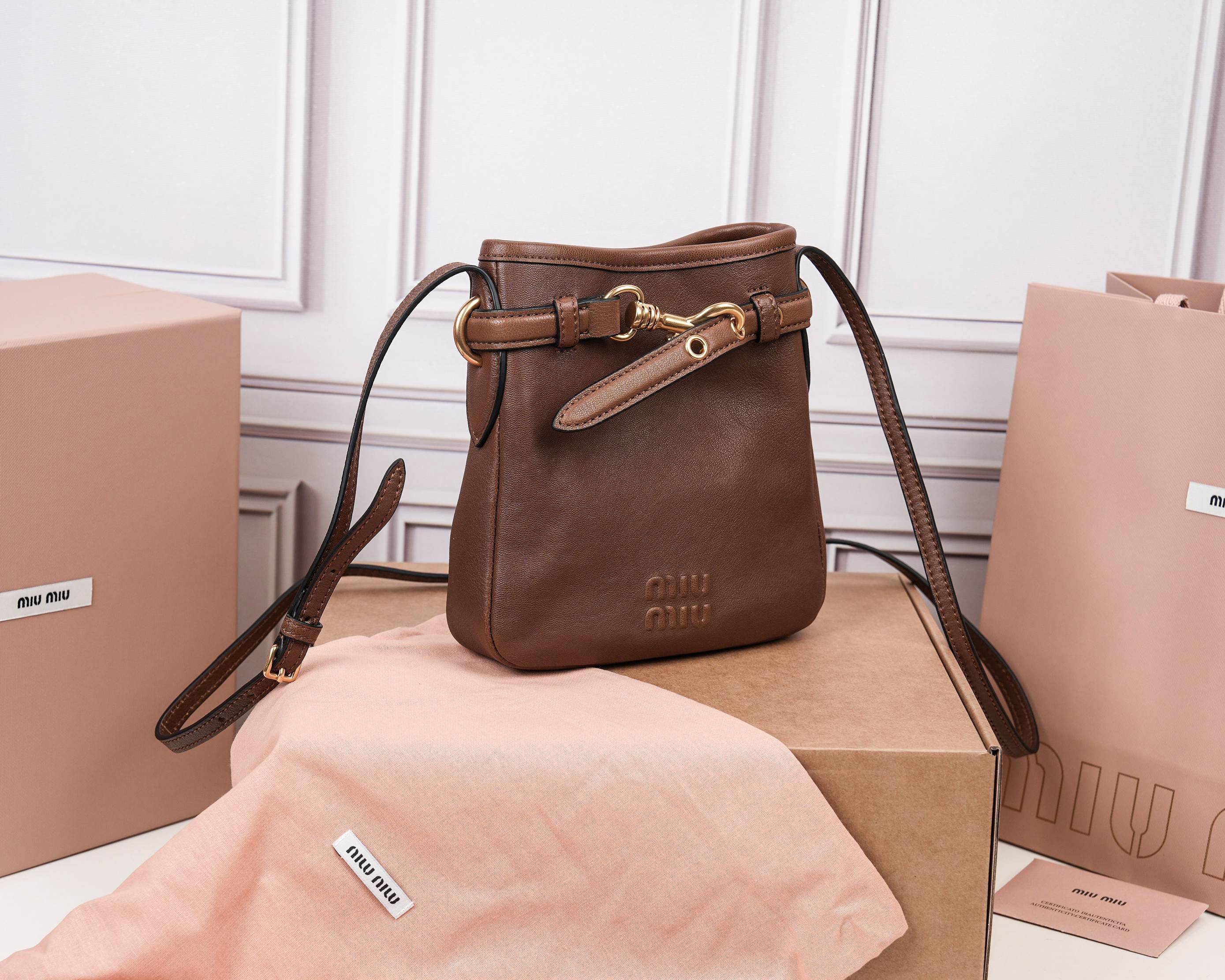 Prada Basic Bag Sheepskin M-s