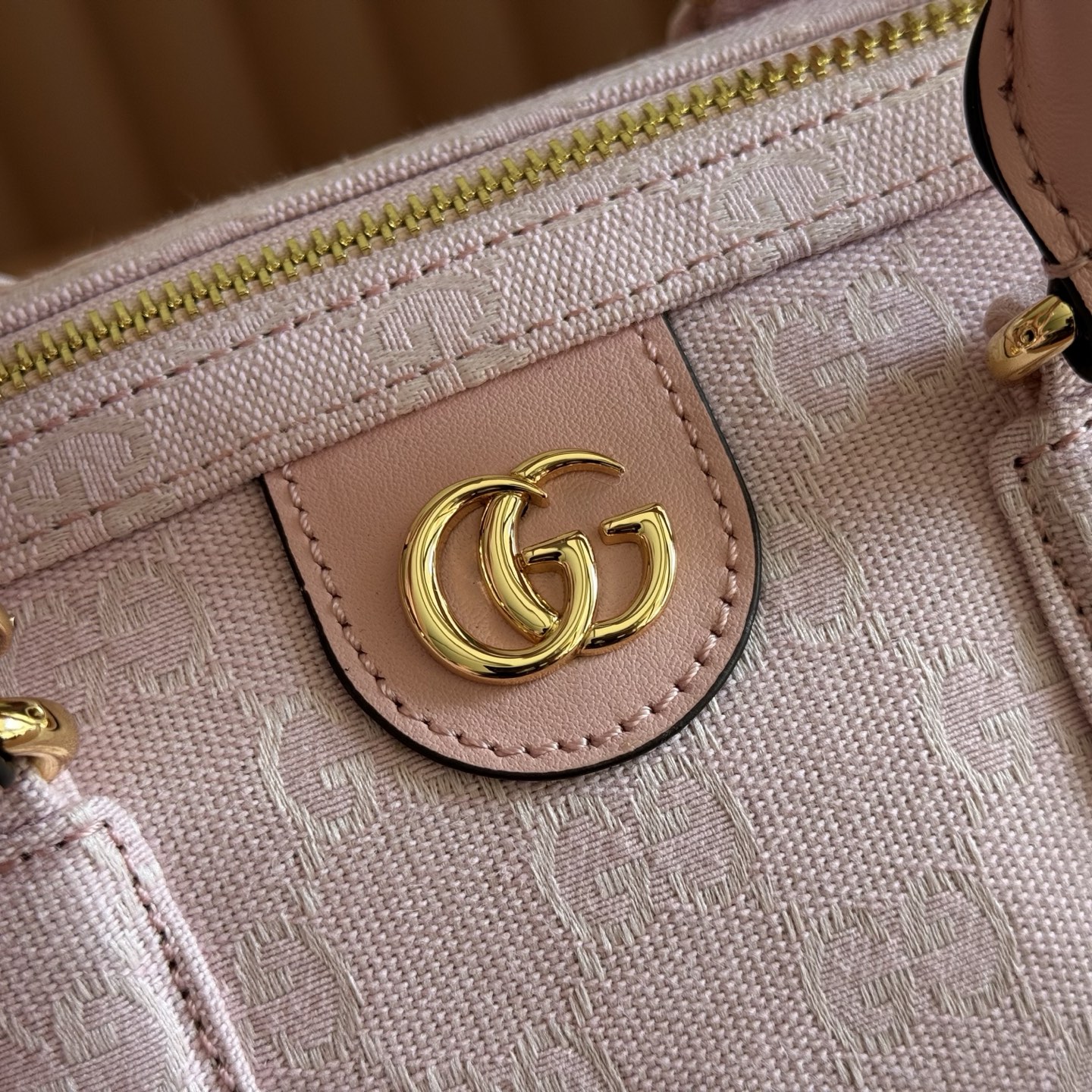 Gucci Basic Bag Canvas Gold