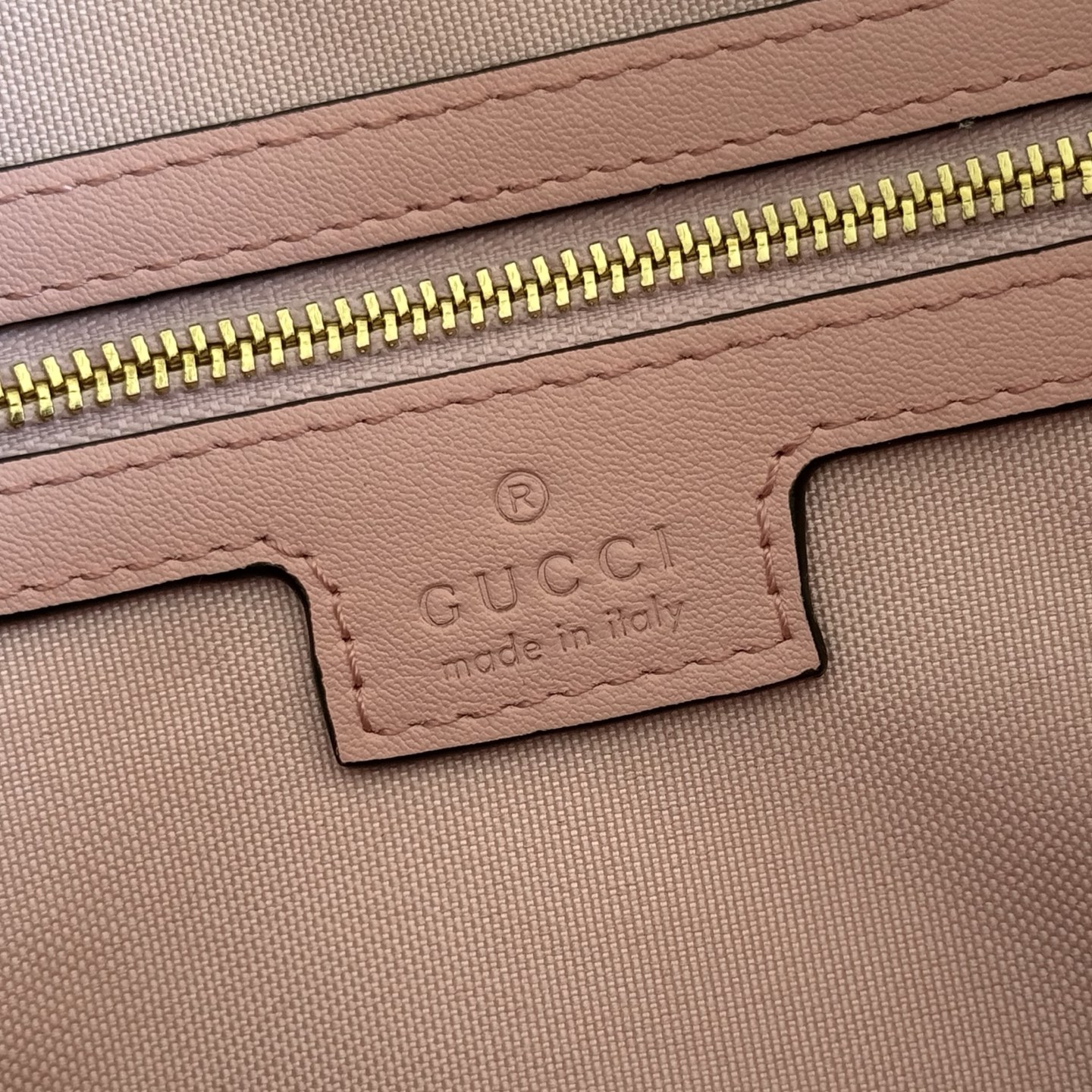 Gucci Basic Bag Canvas Gold