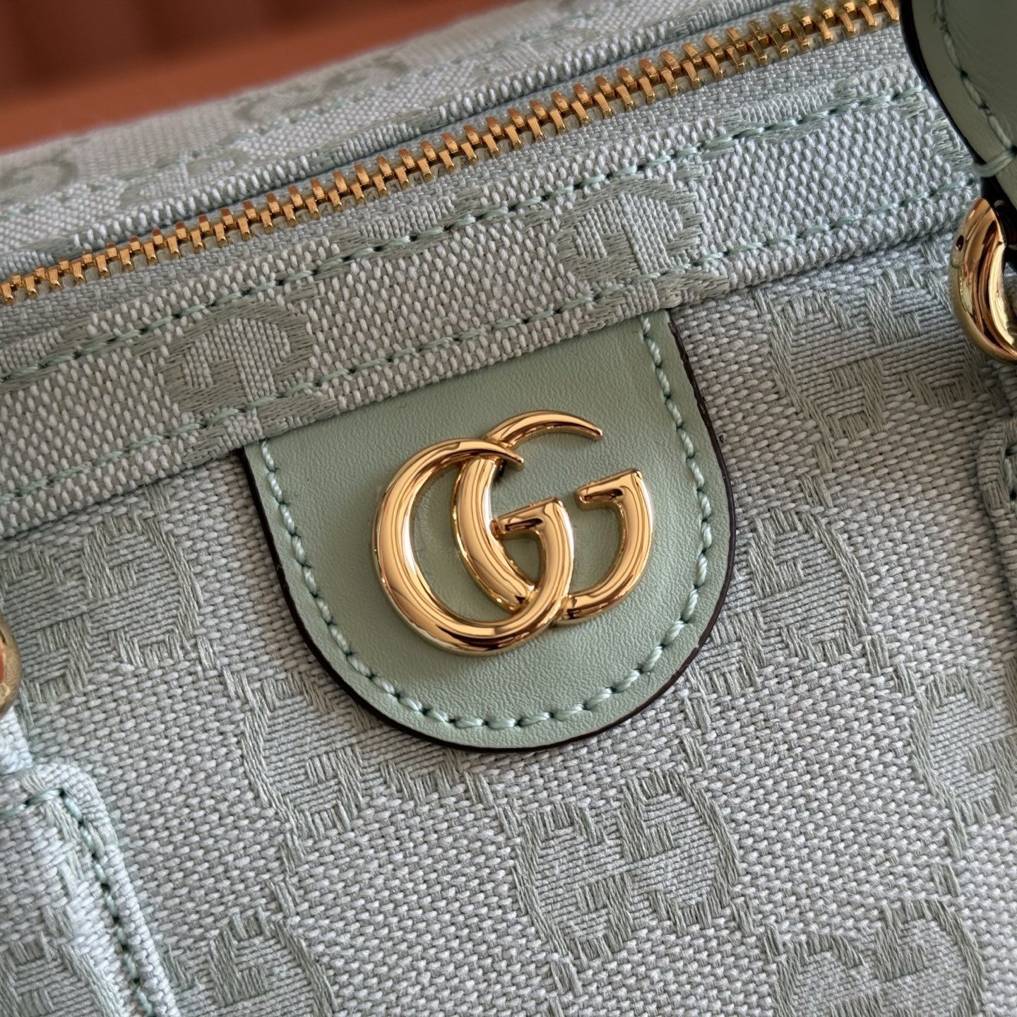 Gucci Basic Bag Canvas Gold