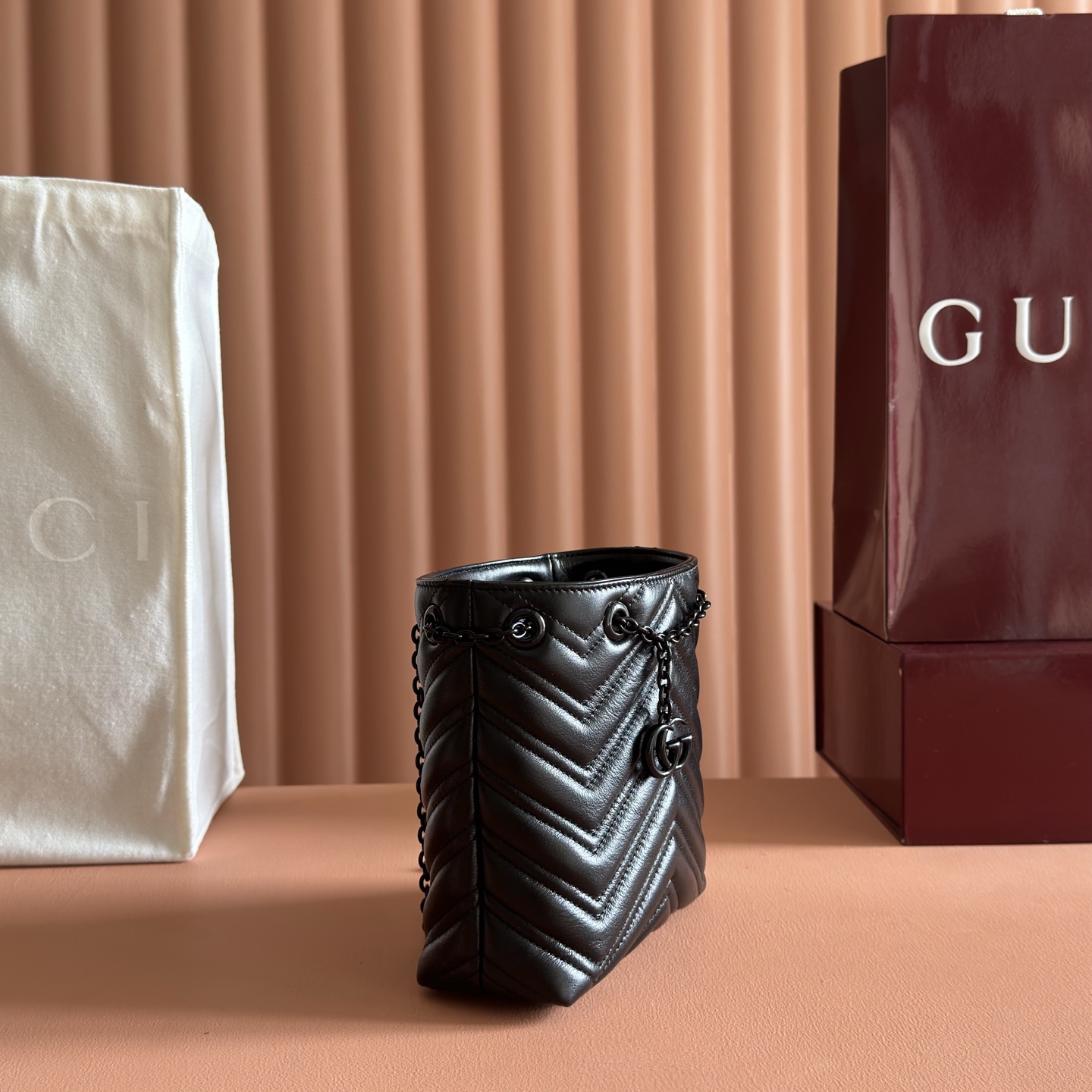 Gucci Bucket Bag Black M