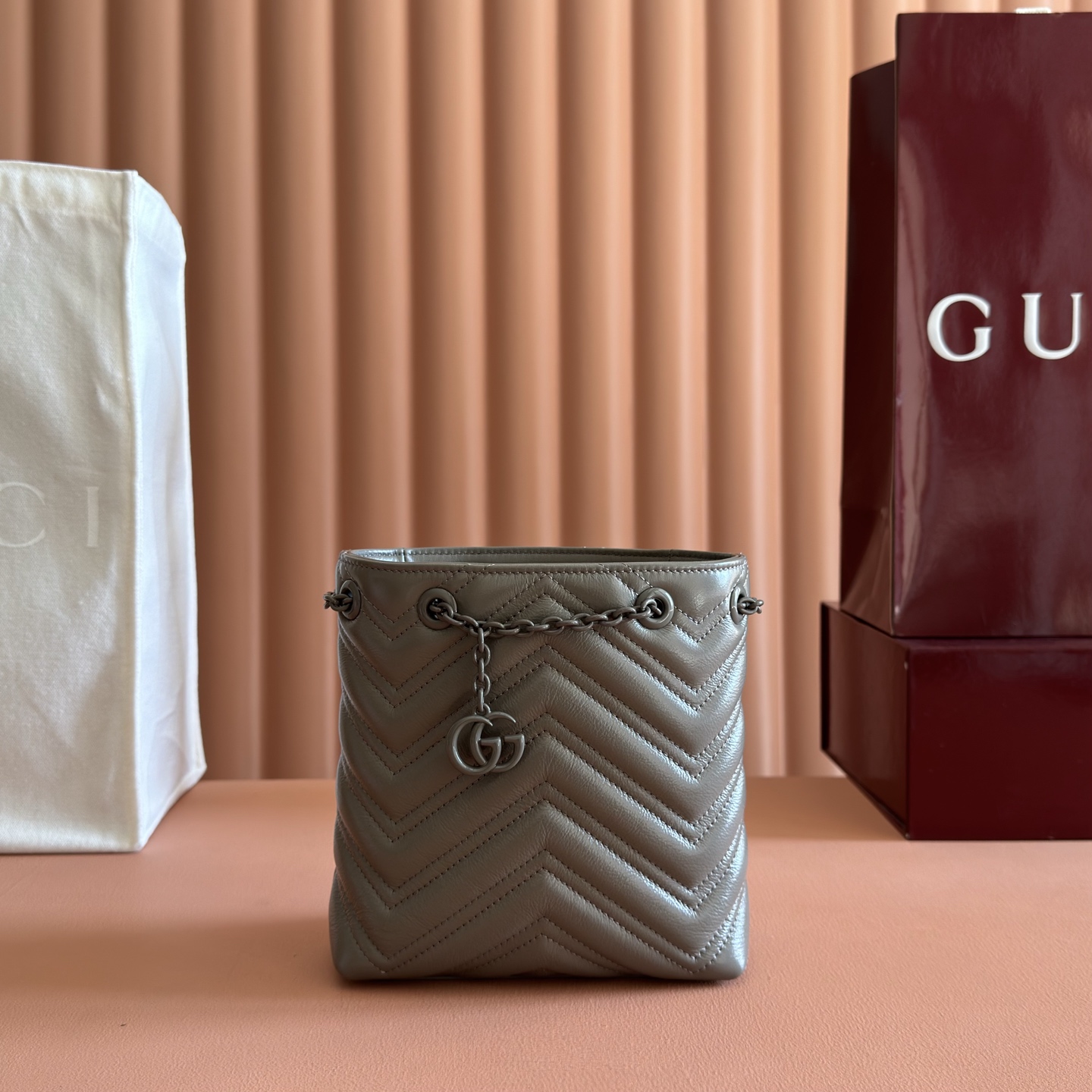 Gucci Bucket Bag Black M