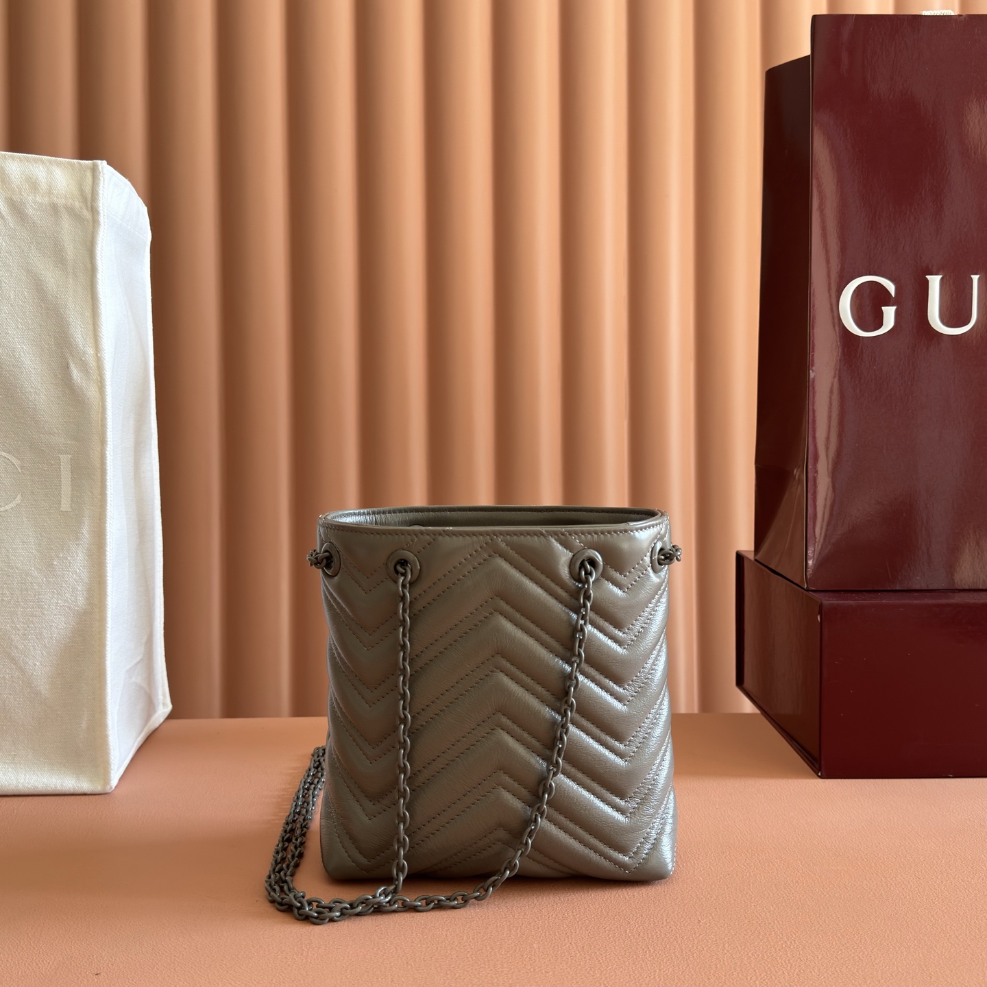 Gucci Bucket Bag Black M