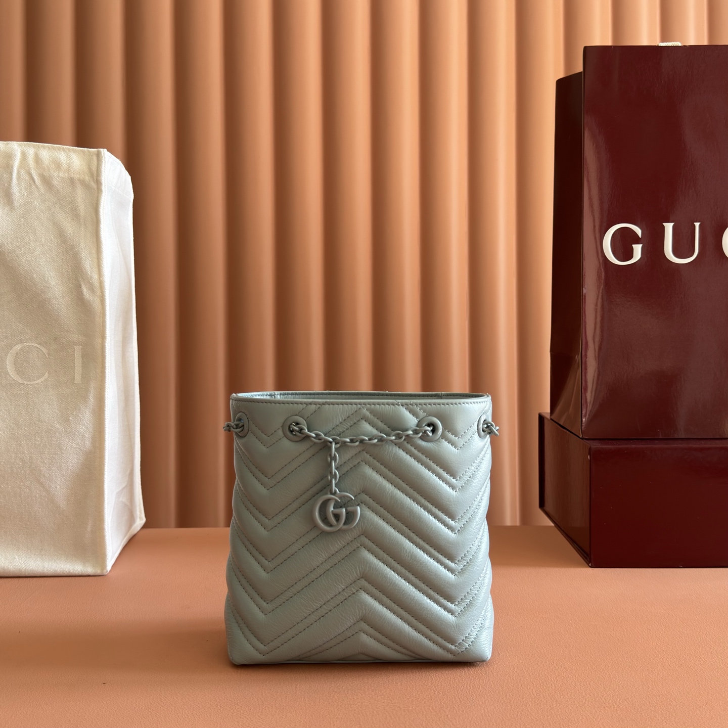 Gucci Bucket Bag Black M