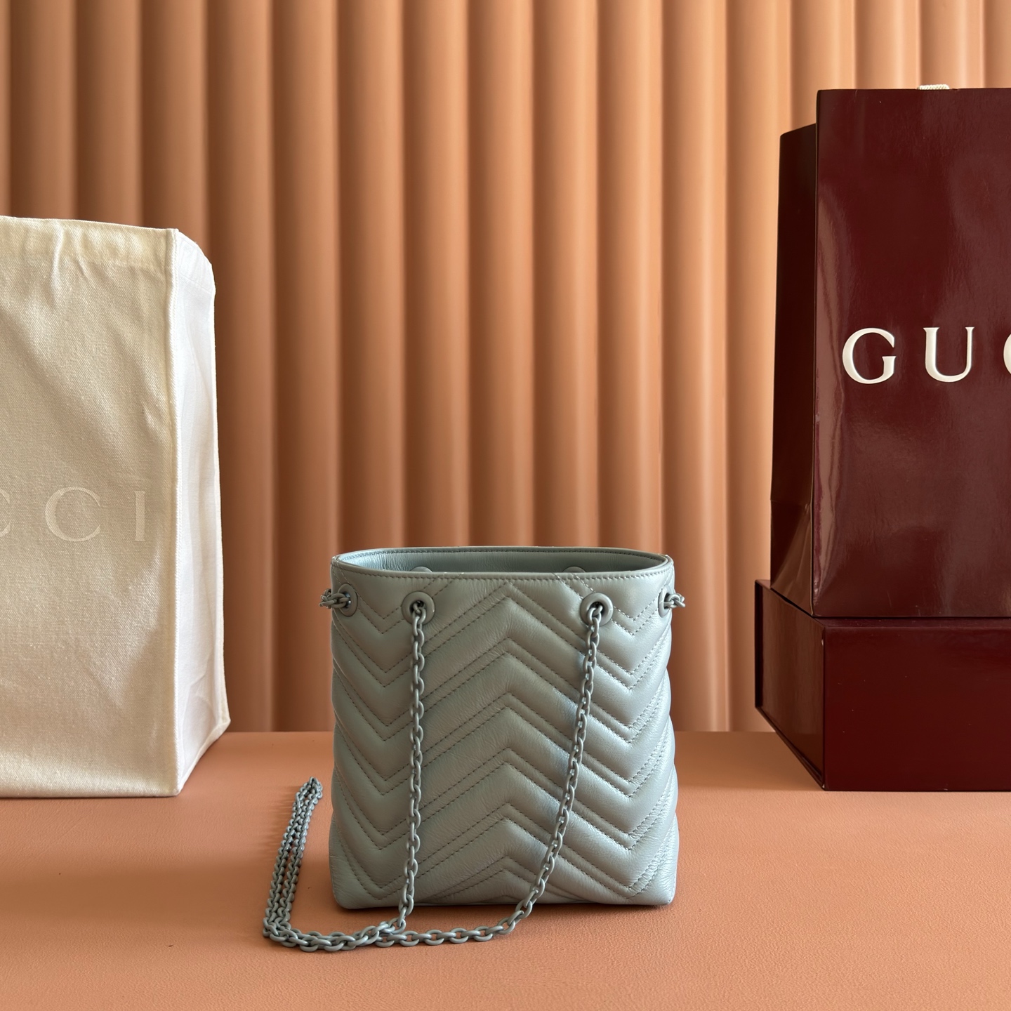 Gucci Bucket Bag Black M