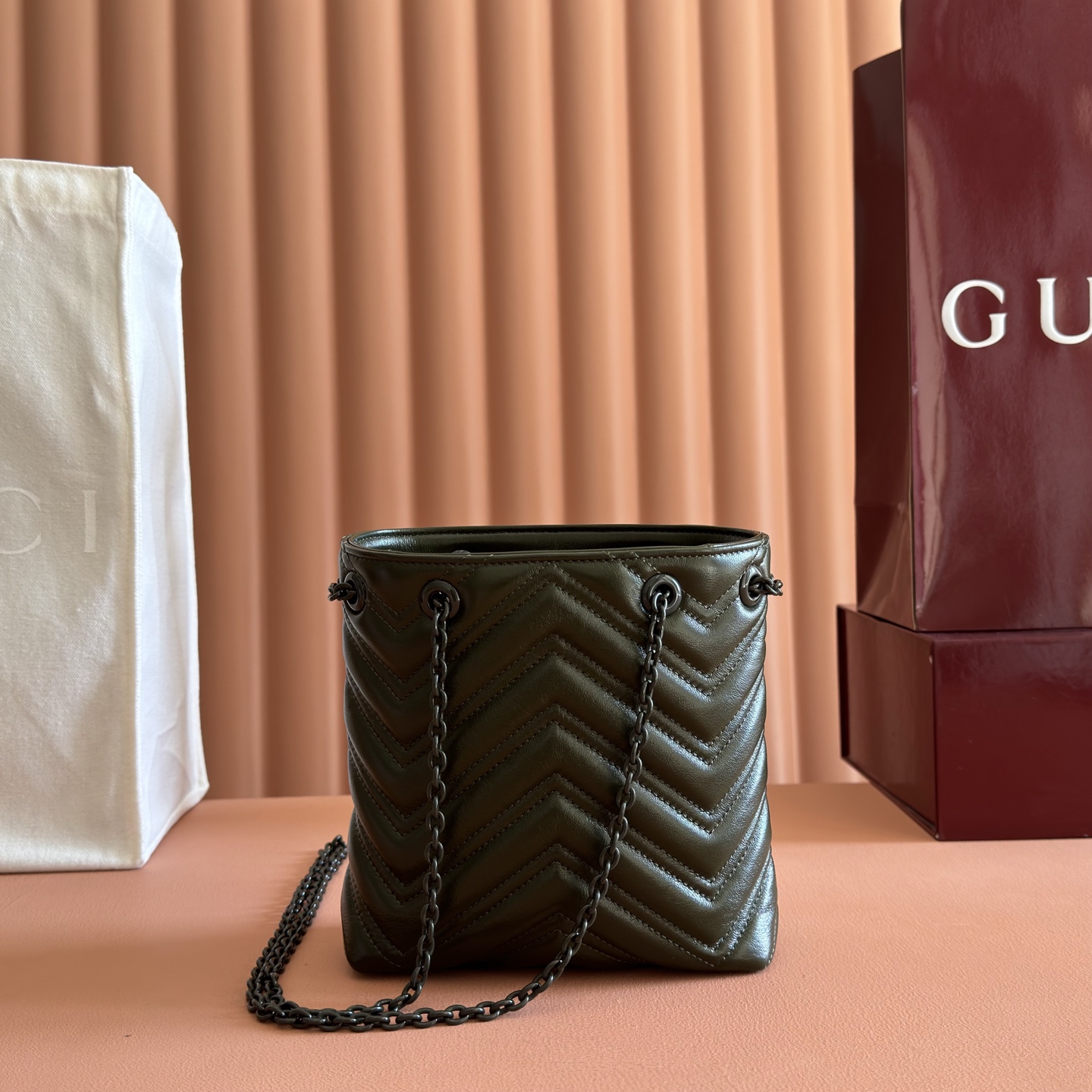 Gucci Bucket Bag Black M
