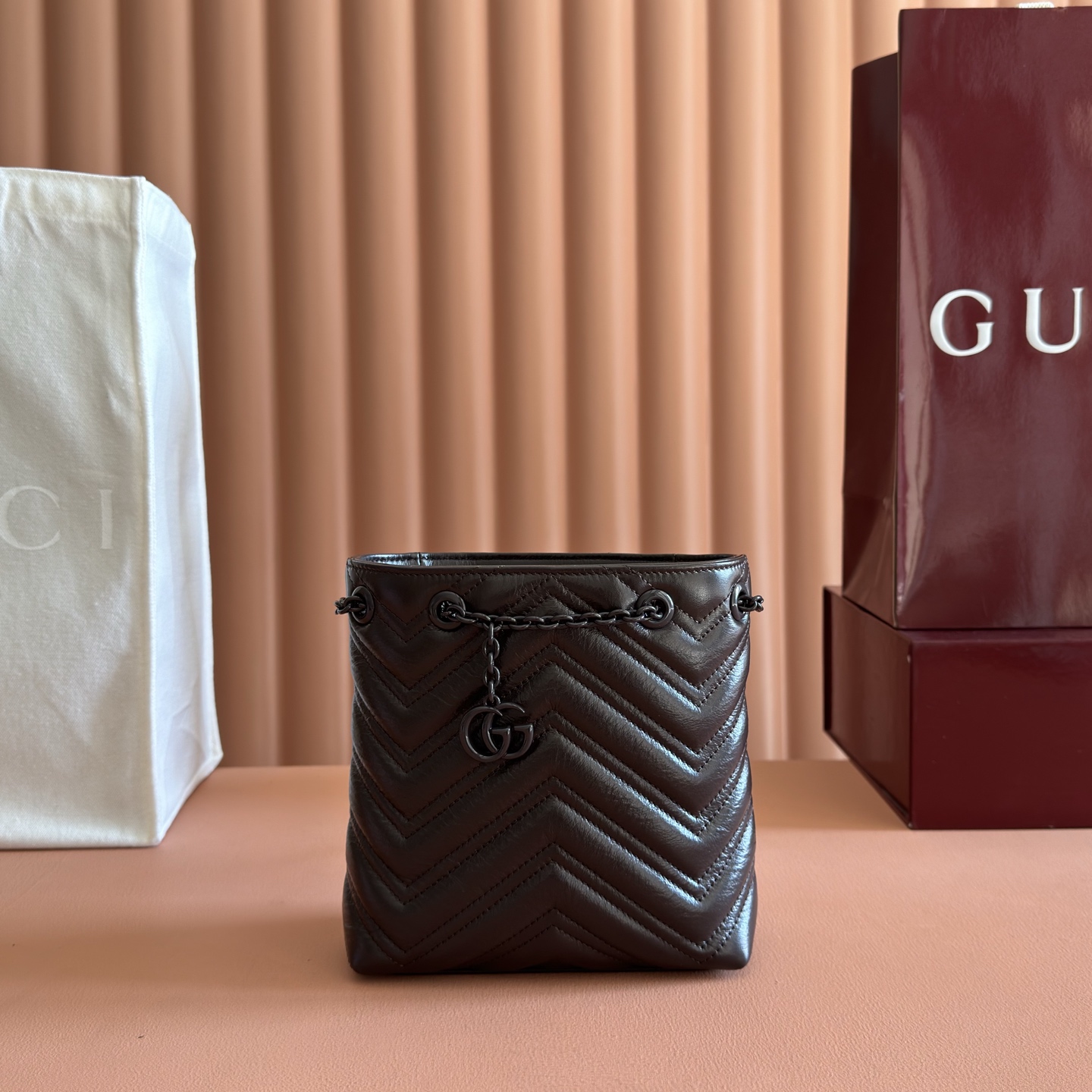 Gucci Bucket Bag Black M