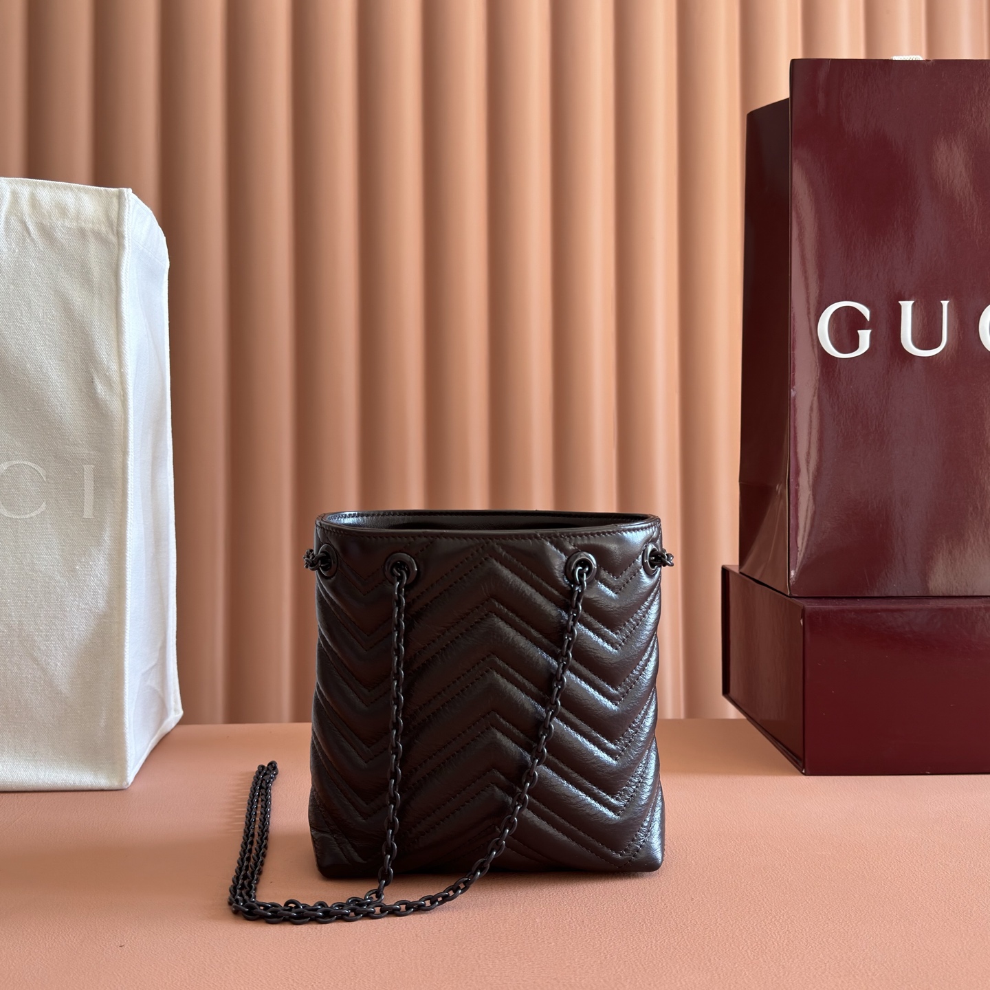 Gucci Bucket Bag Black M