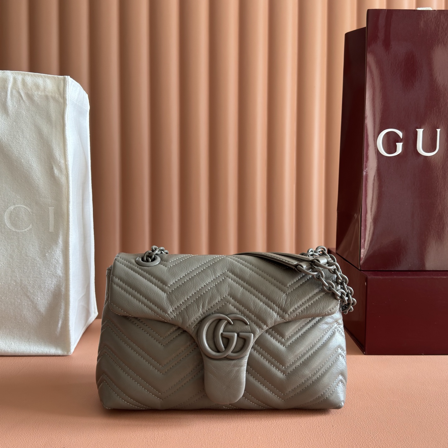 Gucci Basic Bag Cow Leather Black M