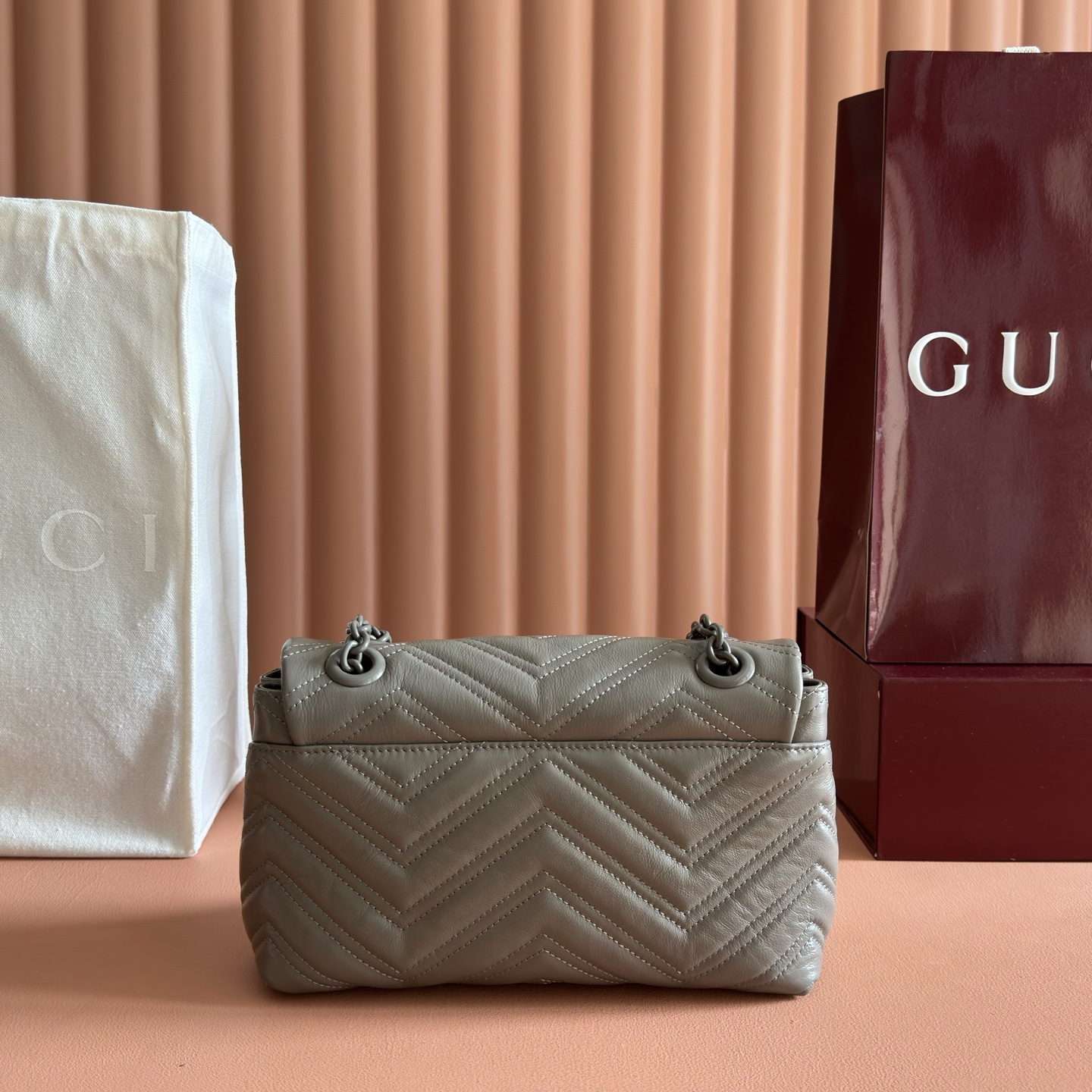 Gucci Basic Bag Cow Leather Black M