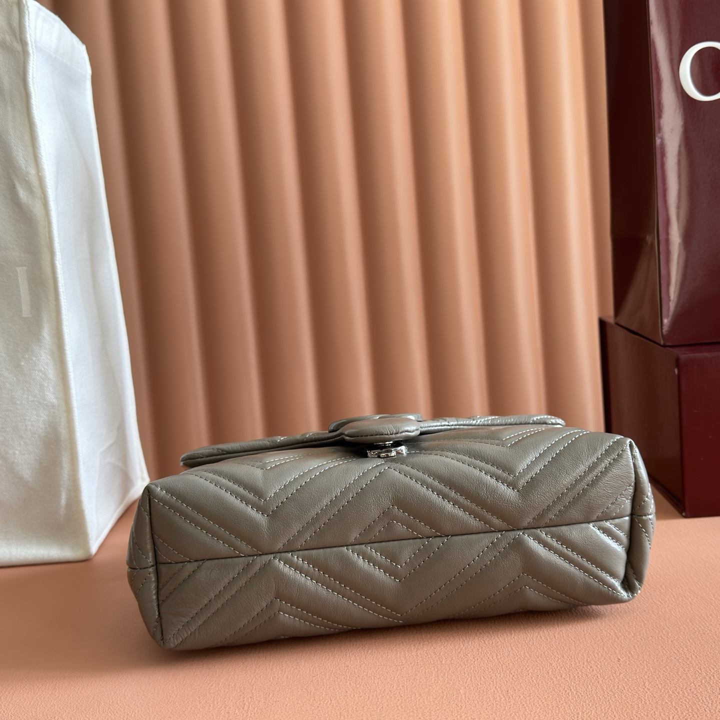 Gucci Basic Bag Cow Leather Black M