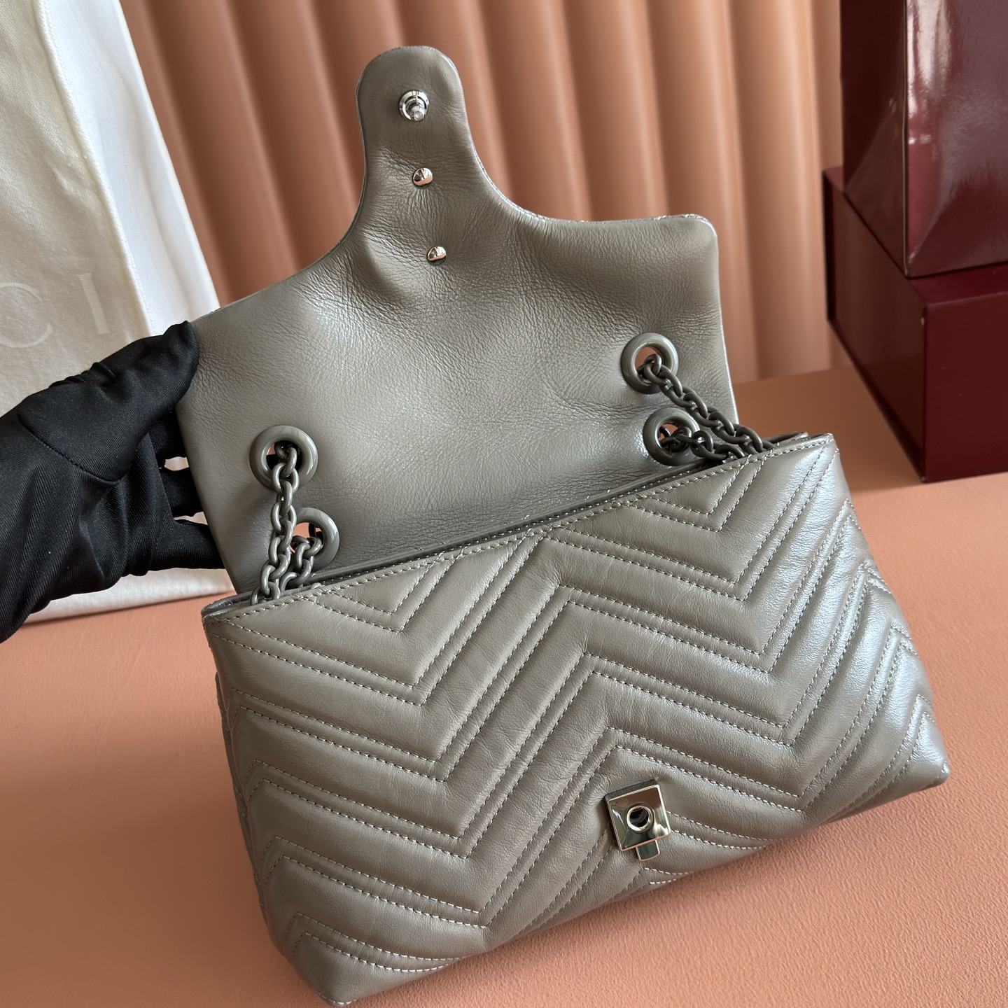 Gucci Basic Bag Cow Leather Black M