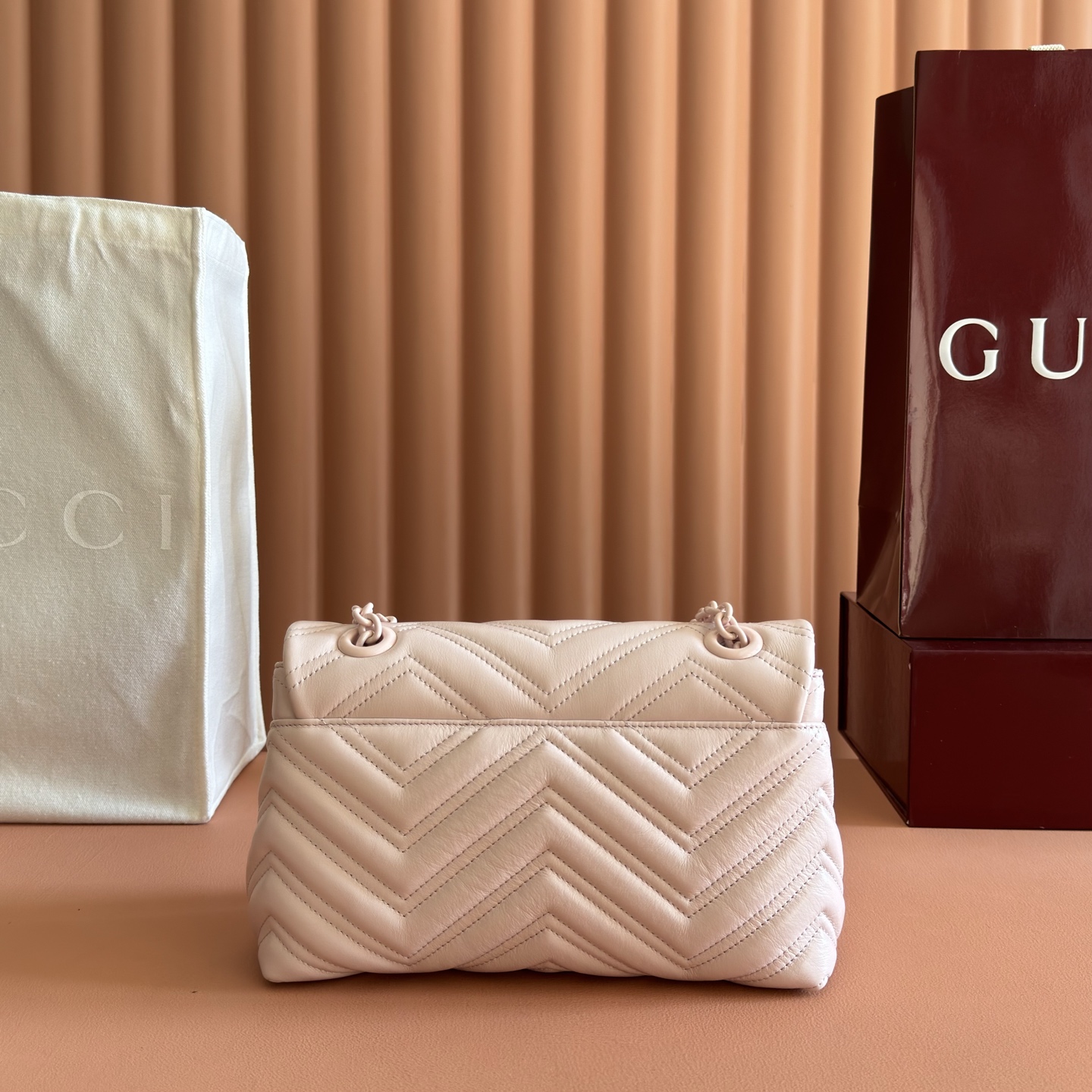 Gucci Basic Bag Cow Leather Black M