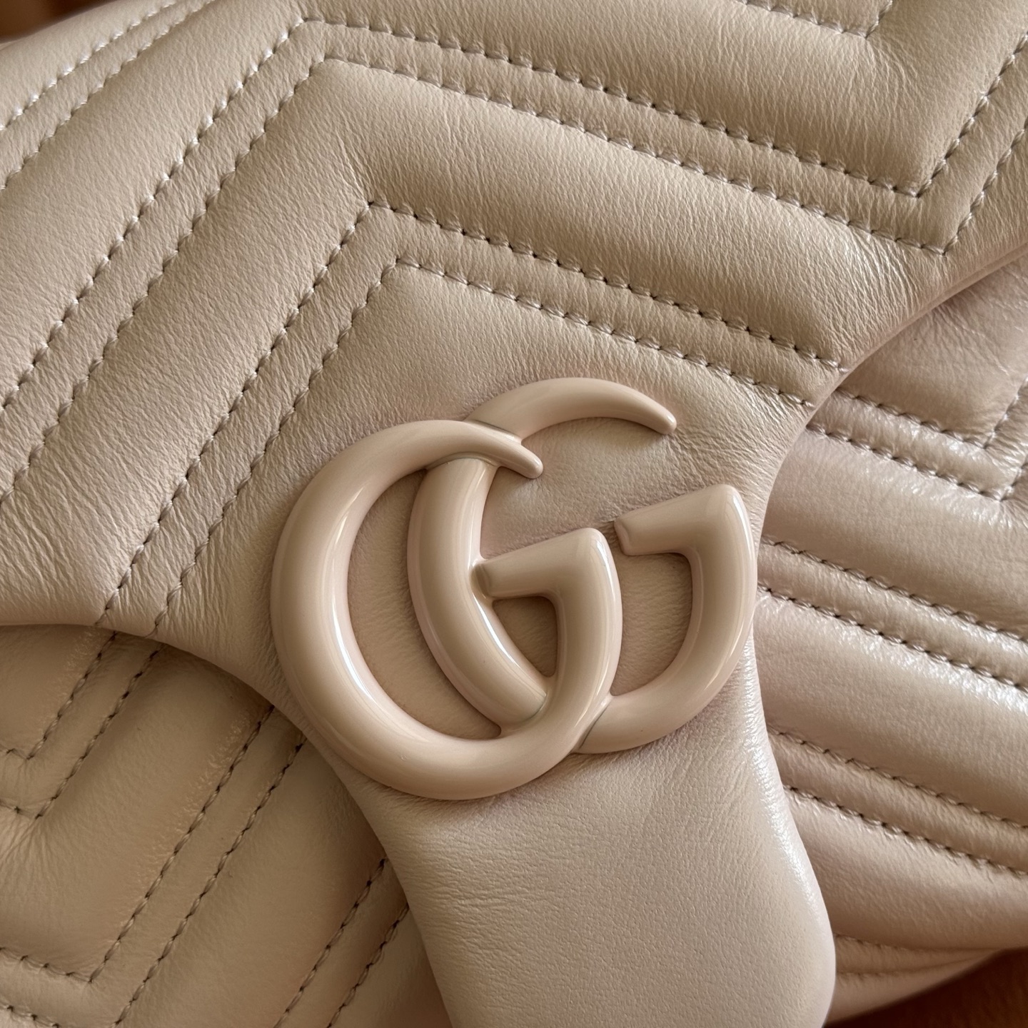 Gucci Basic Bag Cow Leather Black M