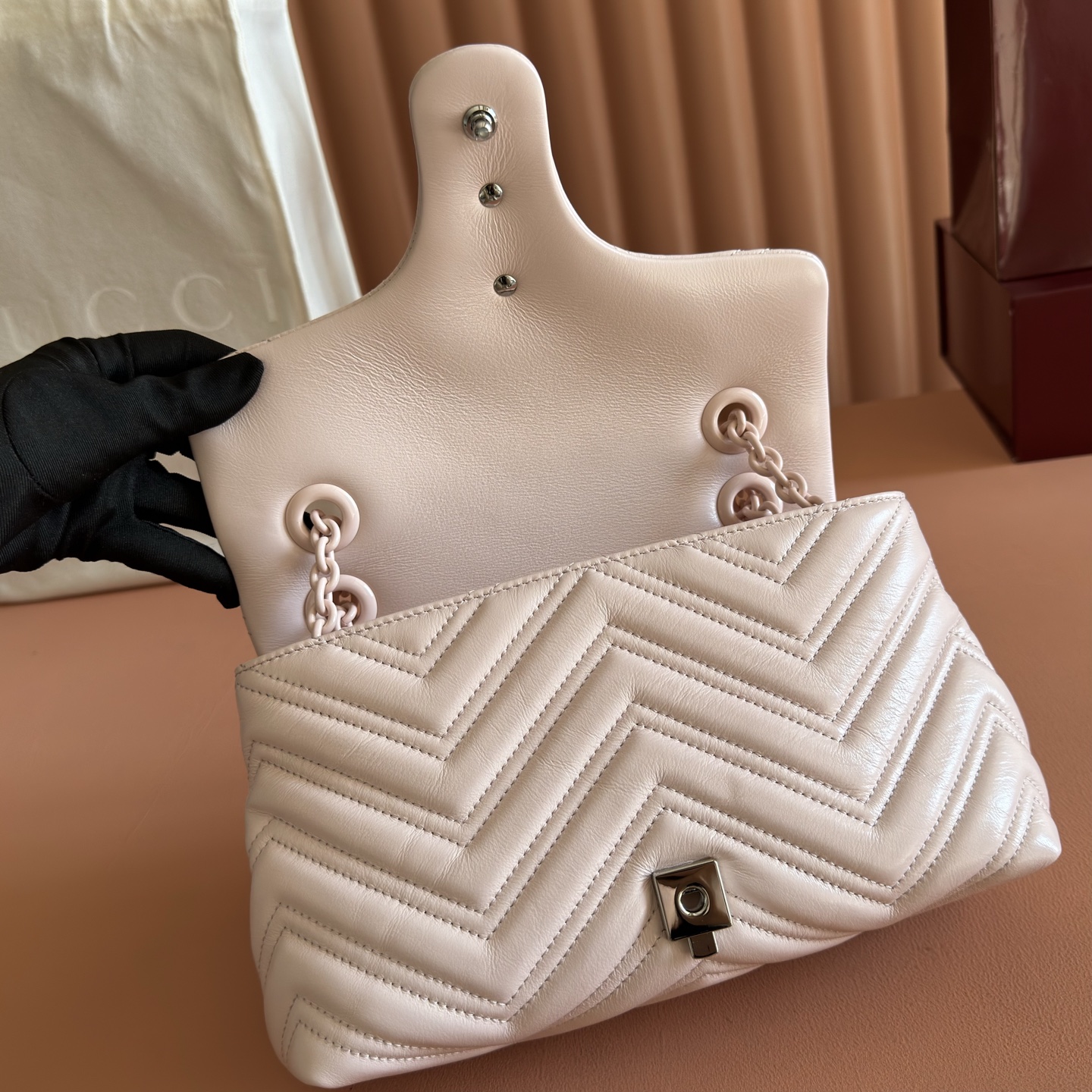 Gucci Basic Bag Cow Leather Black M