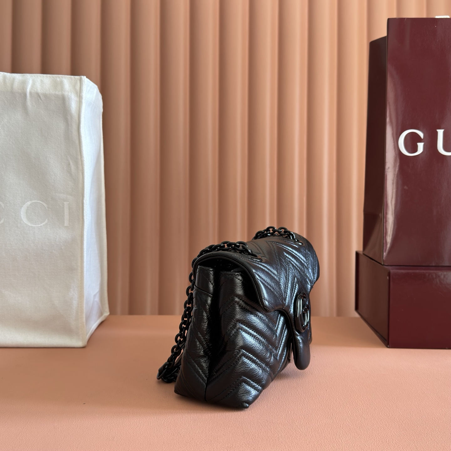 Gucci Basic Bag Cow Leather Black M