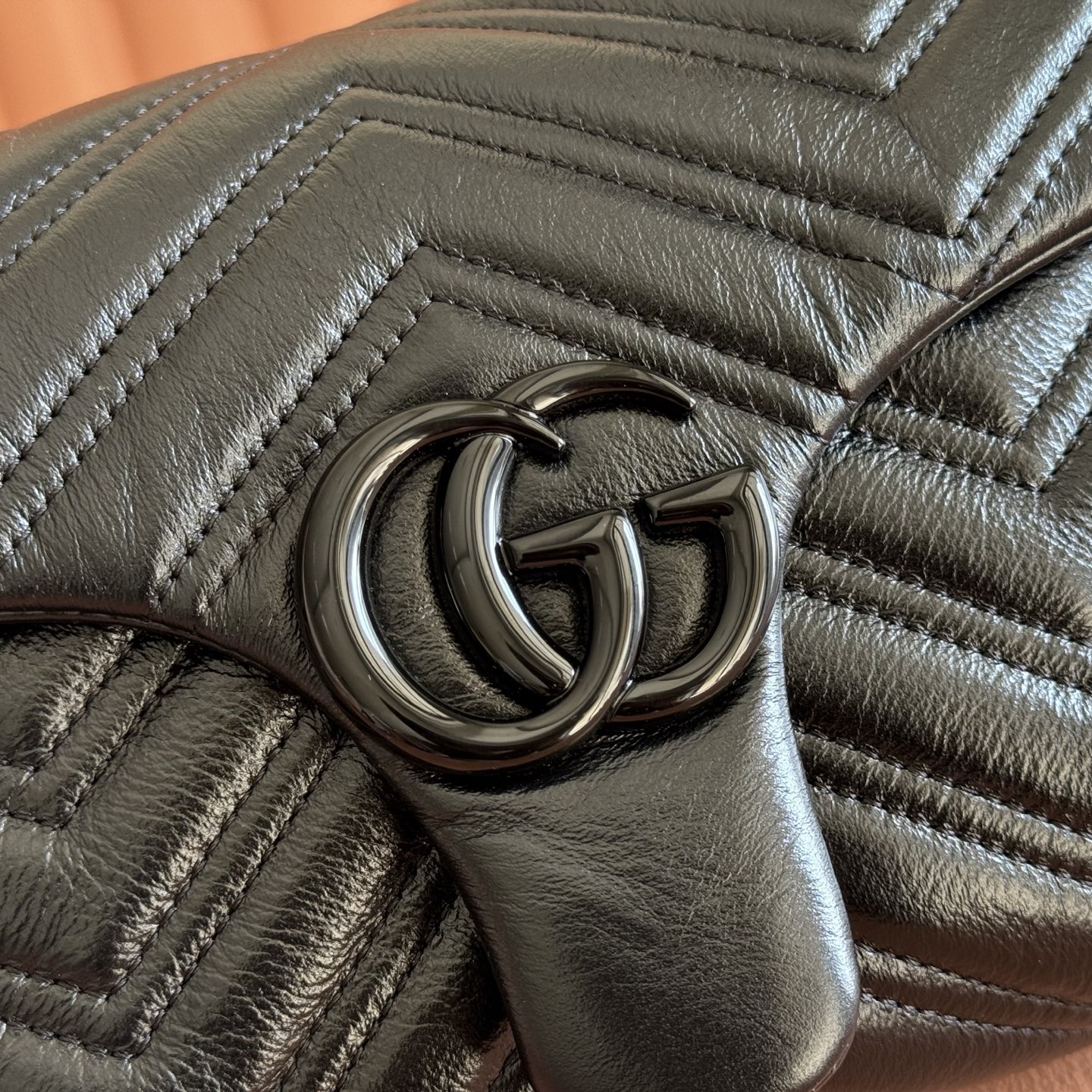 Gucci Basic Bag Cow Leather Black M