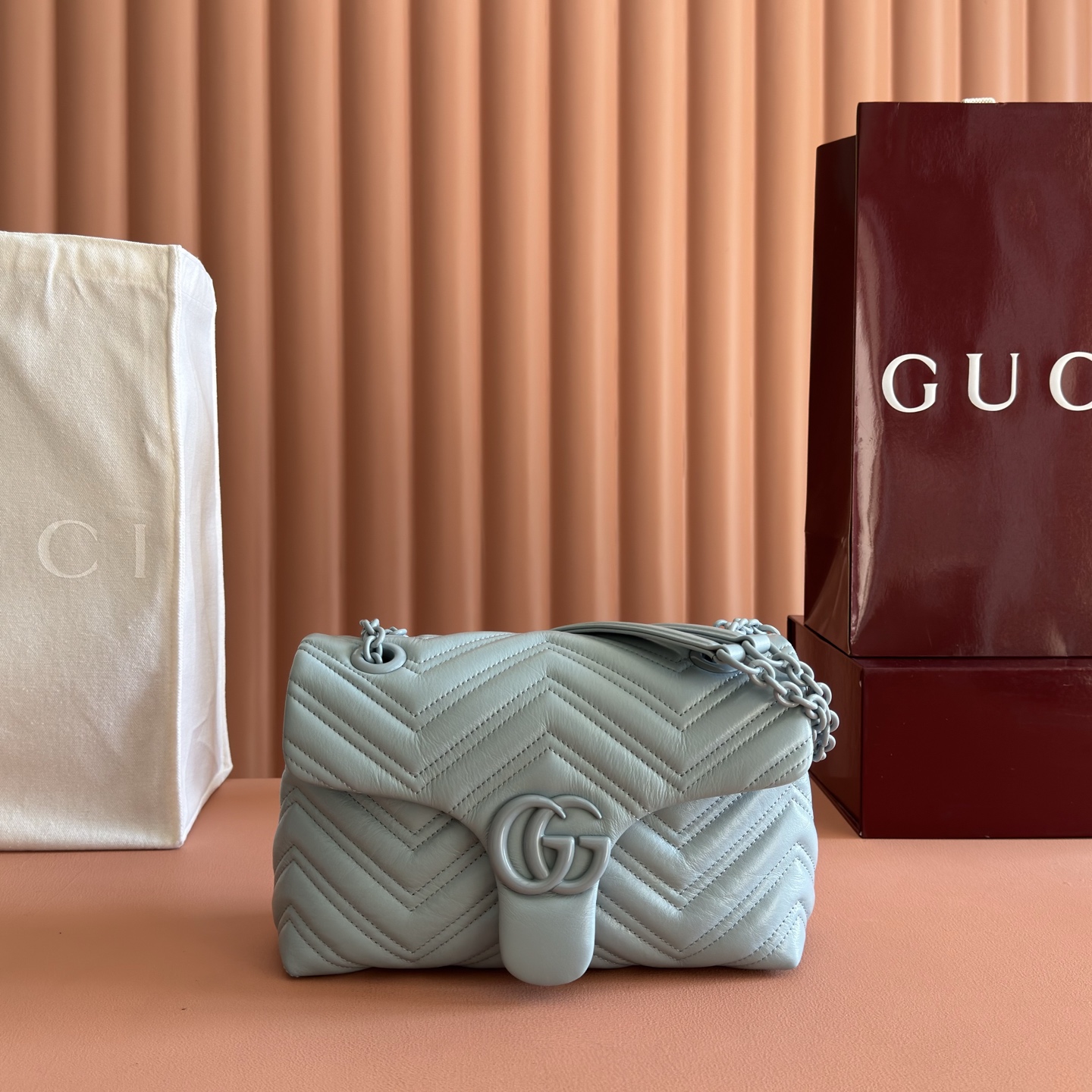 Gucci Basic Bag Cow Leather Black M