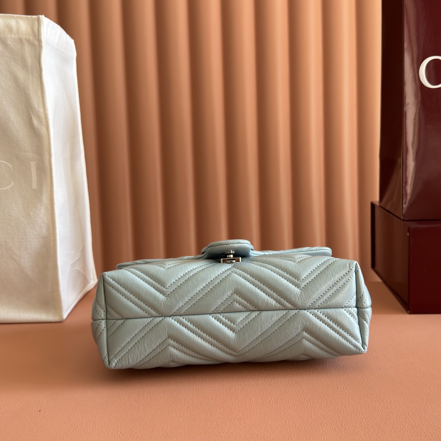 Gucci Basic Bag Cow Leather Black M