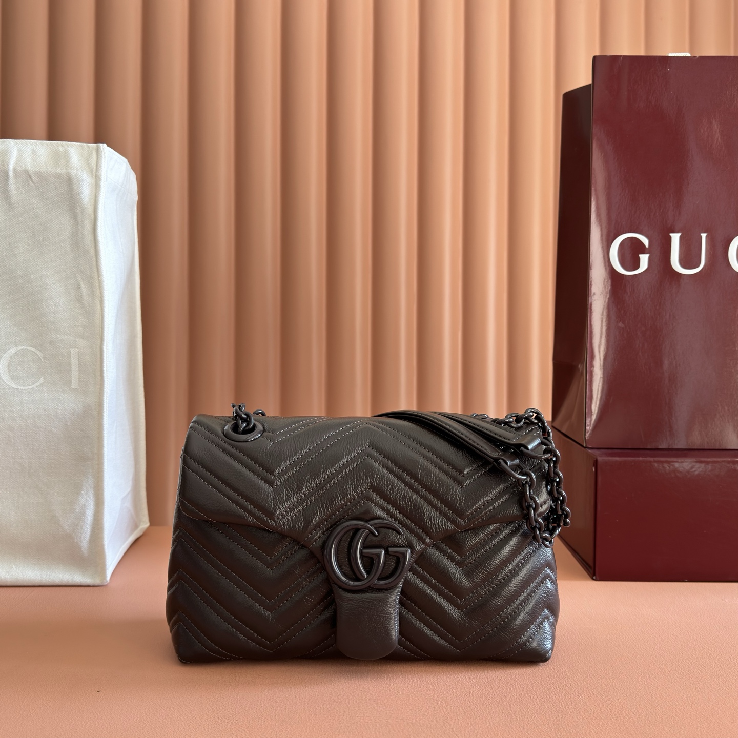 Gucci Basic Bag Cow Leather Black M