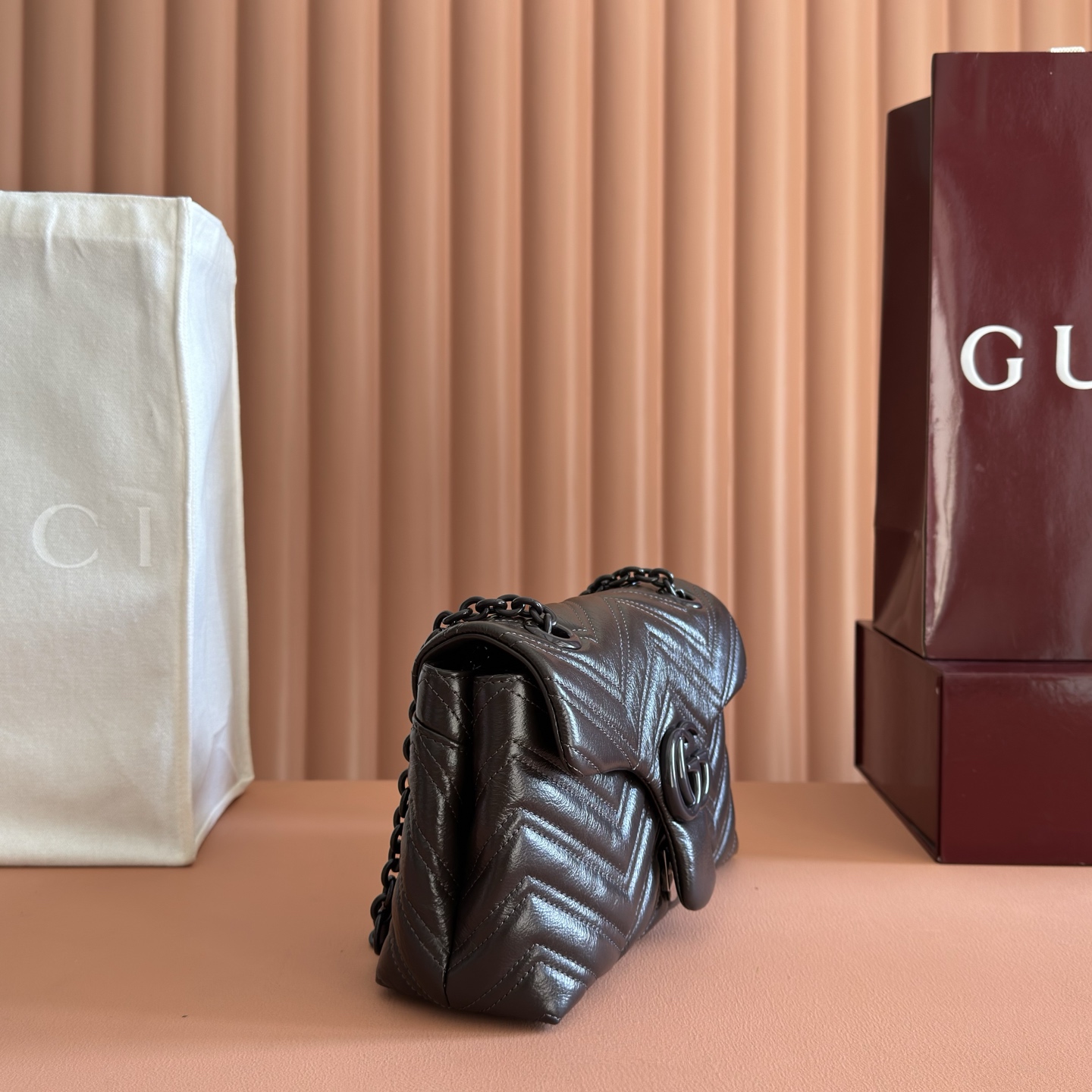 Gucci Basic Bag Cow Leather Black M