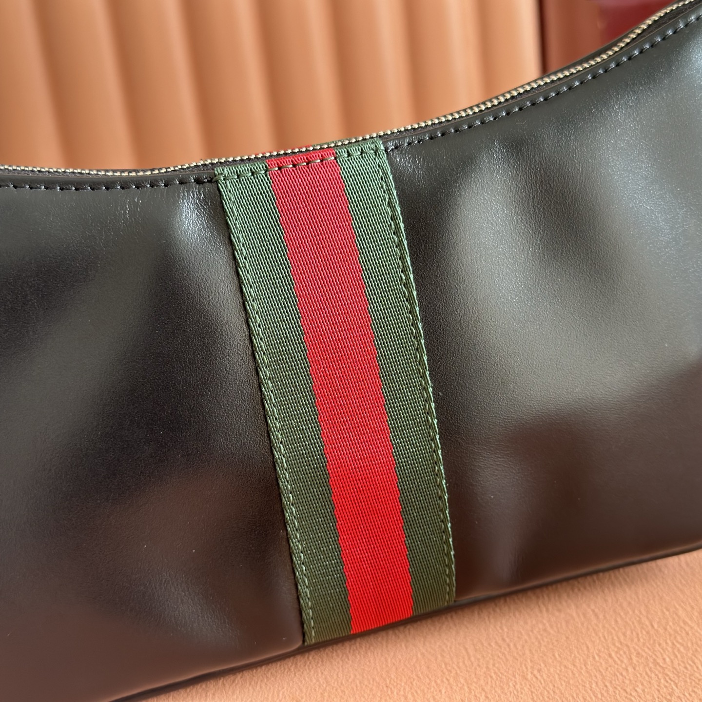 Gucci Basic Bag Black M