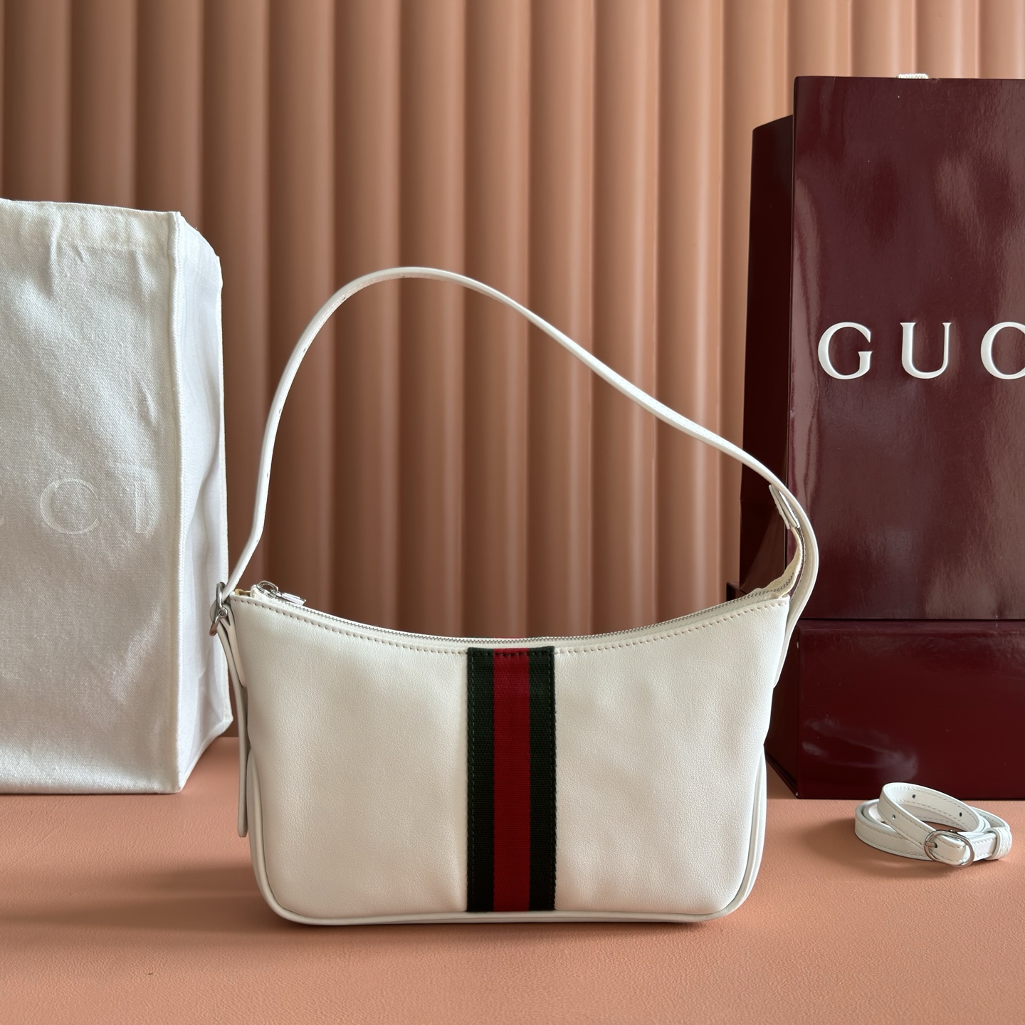 Gucci Basic Bag Black M