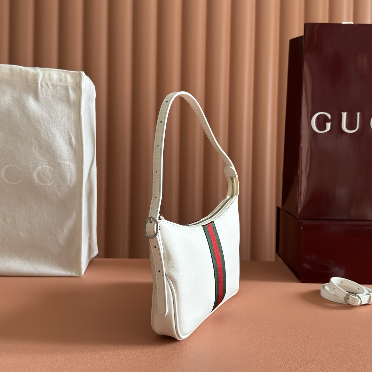 Gucci Basic Bag Black M