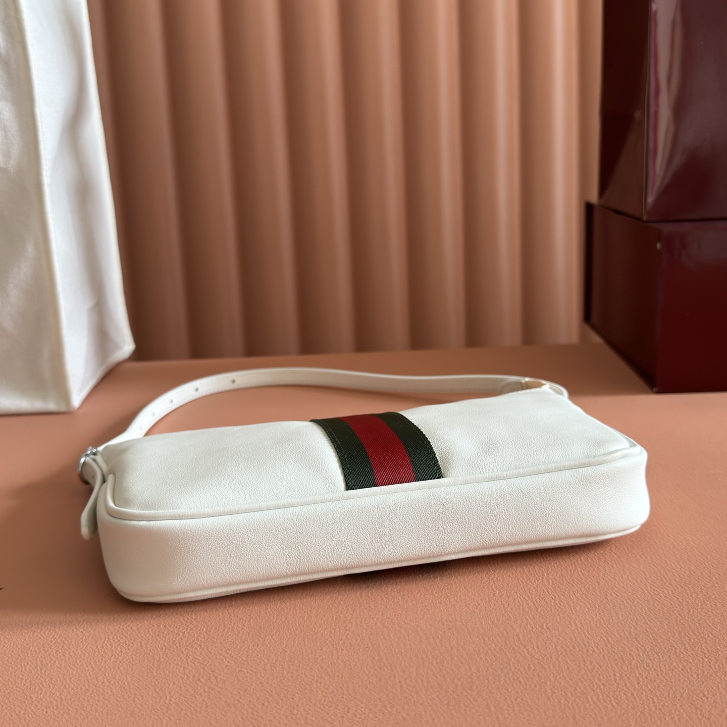 Gucci Basic Bag Black M