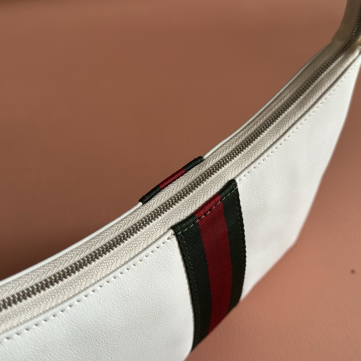 Gucci Basic Bag Black M