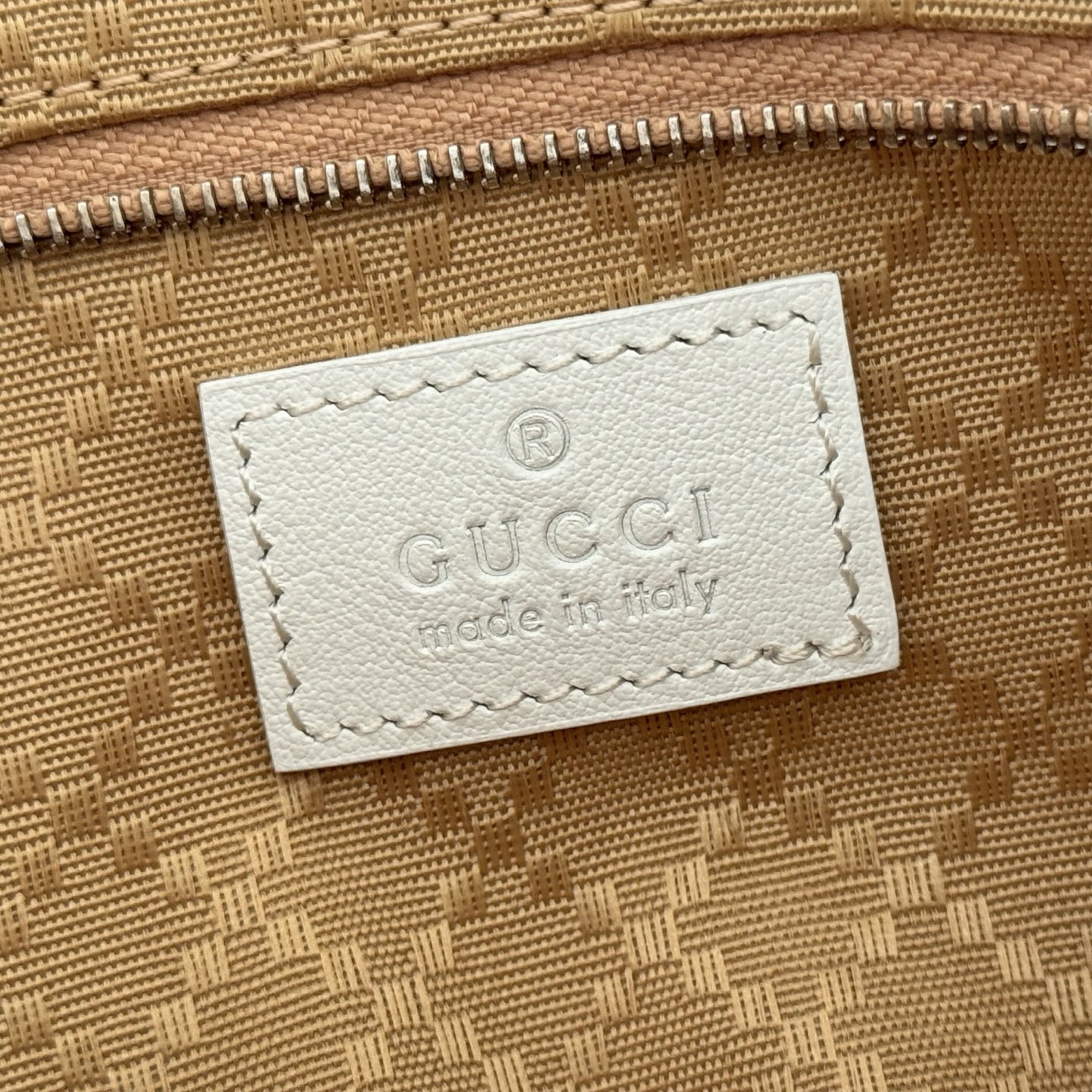 Gucci Basic Bag Black M