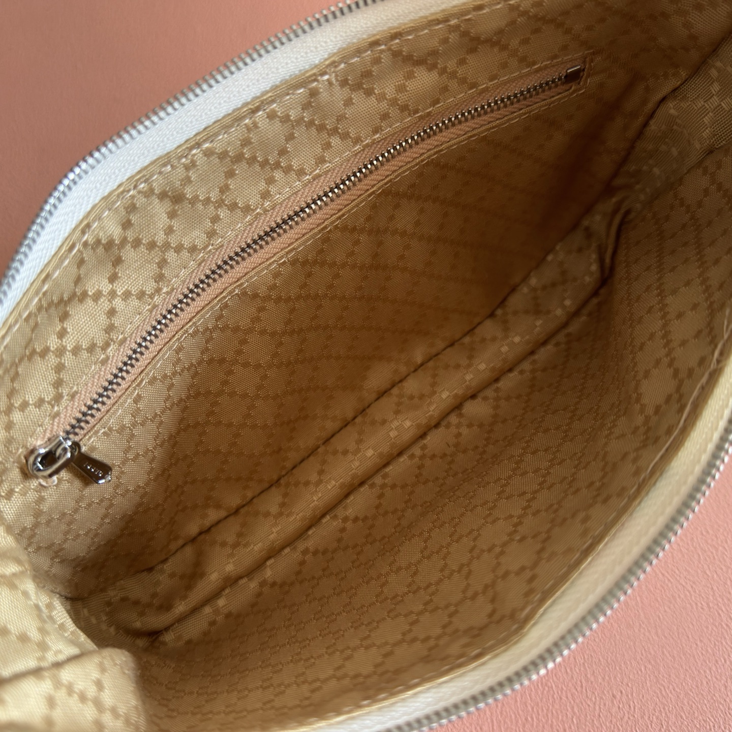 Gucci Basic Bag Black M