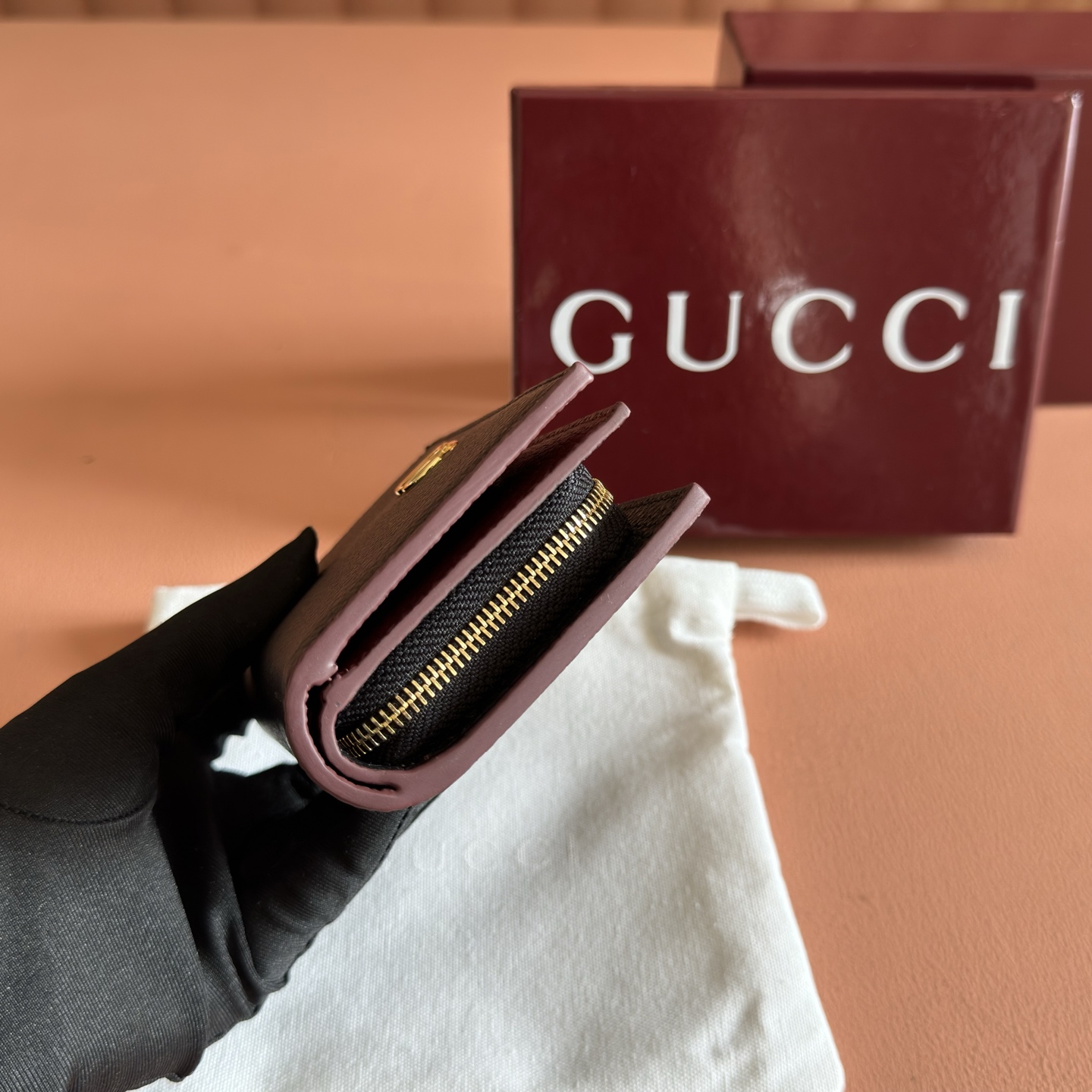 Gucci Basic Bag Black M-s