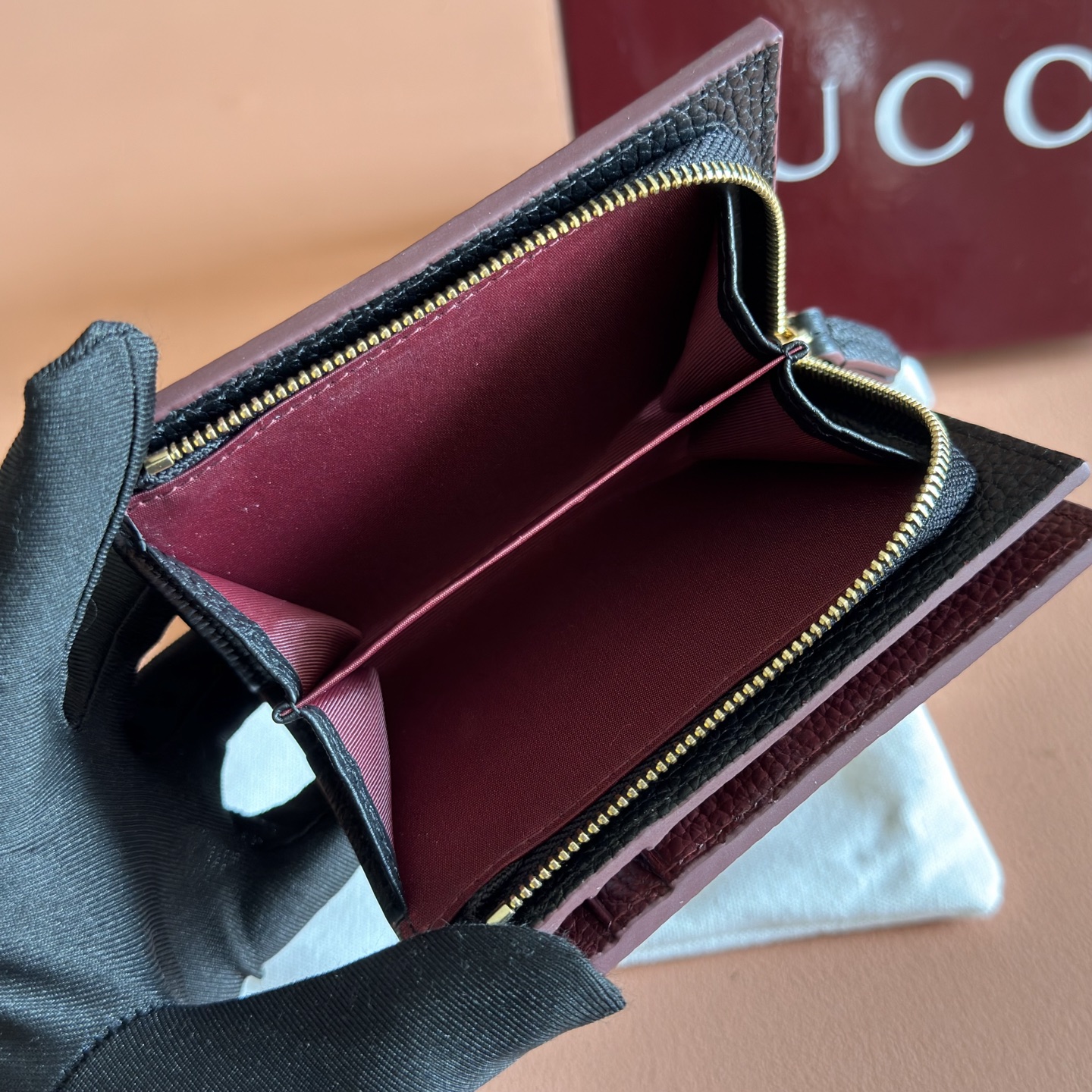 Gucci Basic Bag Black M-s