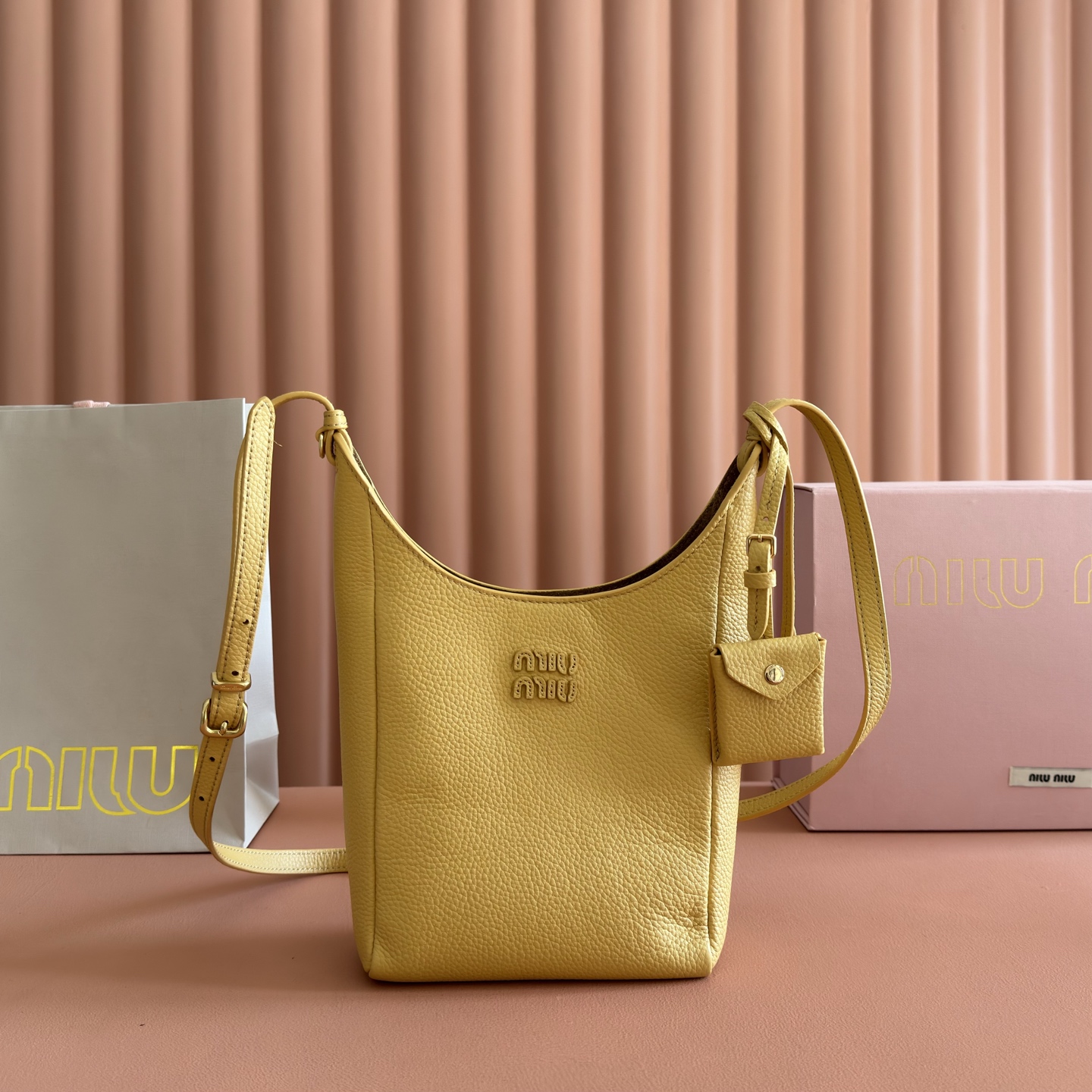 Miu Miu Tote Bag Cow Leather 12cm-m-l