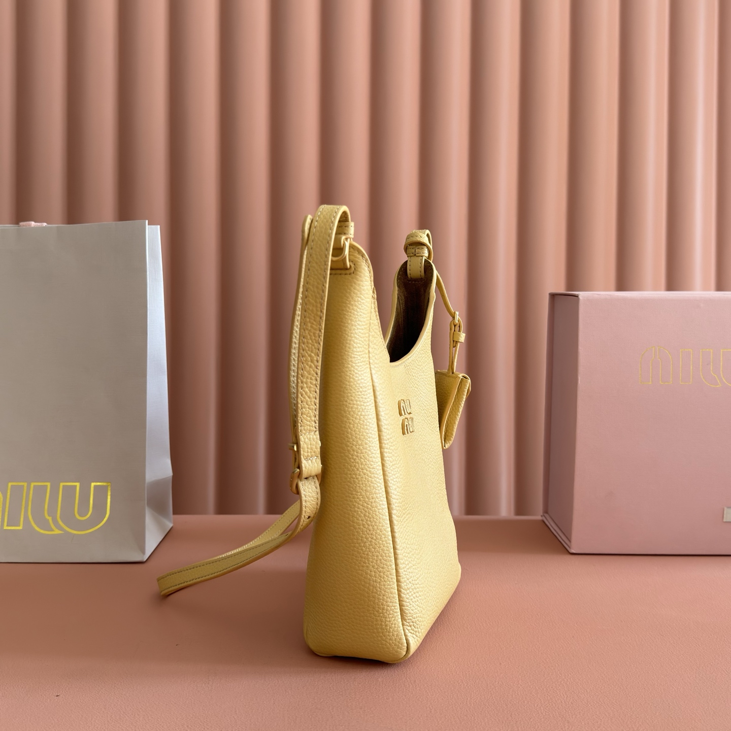 Miu Miu Tote Bag Cow Leather 12cm-m-l