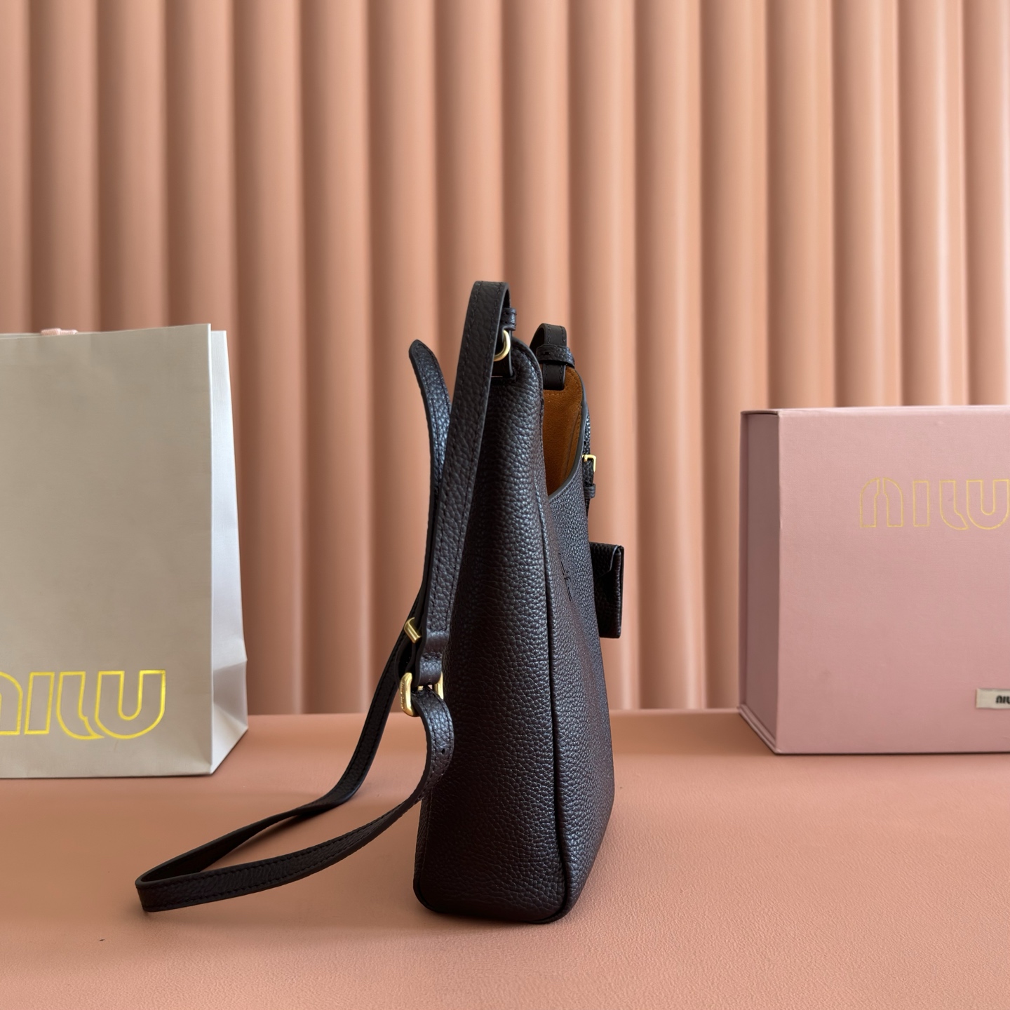 Miu Miu Tote Bag Cow Leather 12cm-m-l