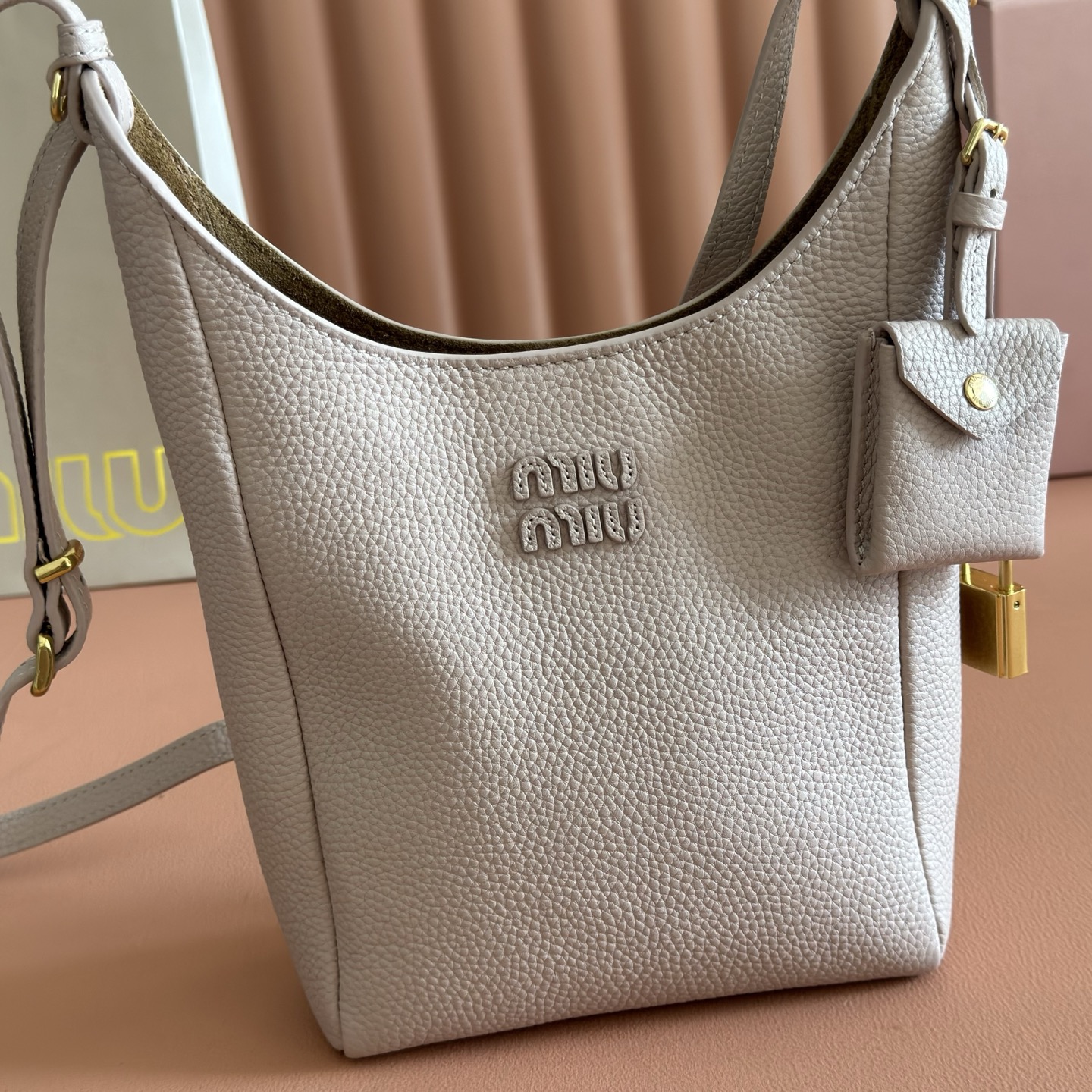 Miu Miu Tote Bag Cow Leather 12cm-m-l