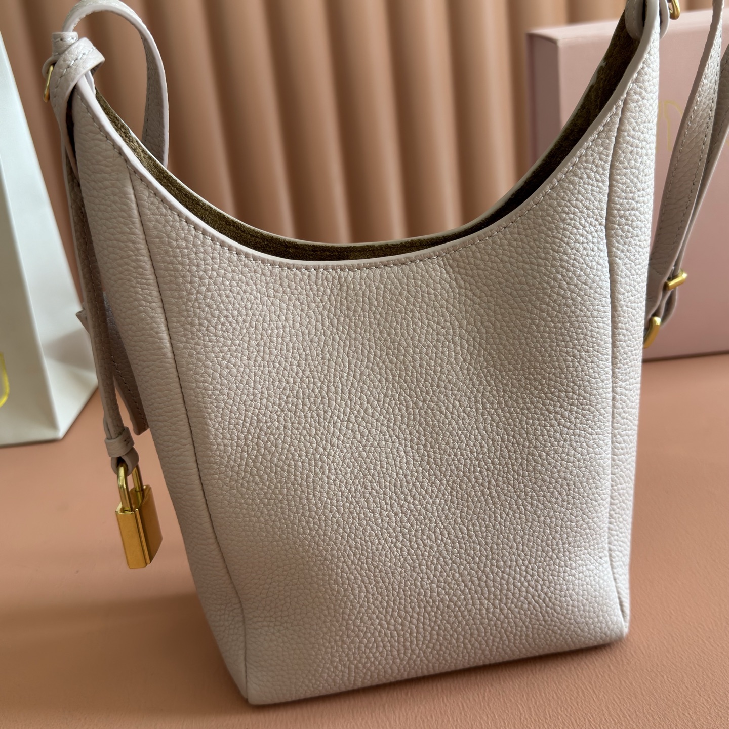 Miu Miu Tote Bag Cow Leather 12cm-m-l