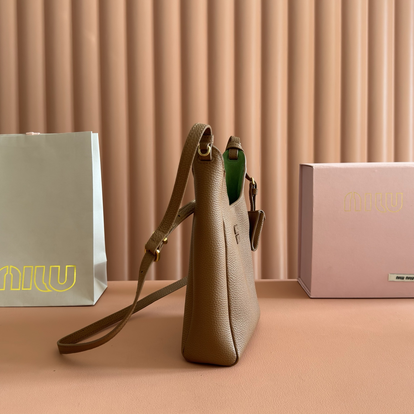 Miu Miu Tote Bag Cow Leather 12cm-m-l