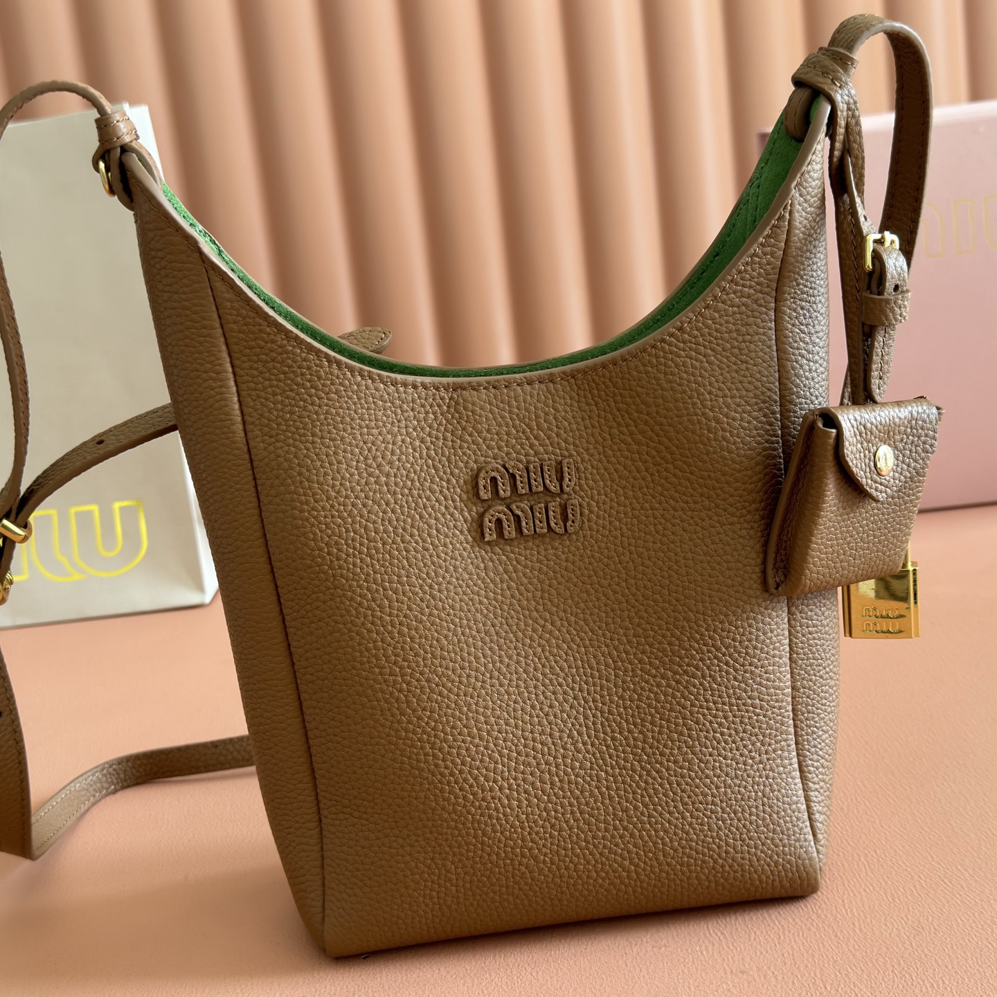 Miu Miu Tote Bag Cow Leather 12cm-m-l