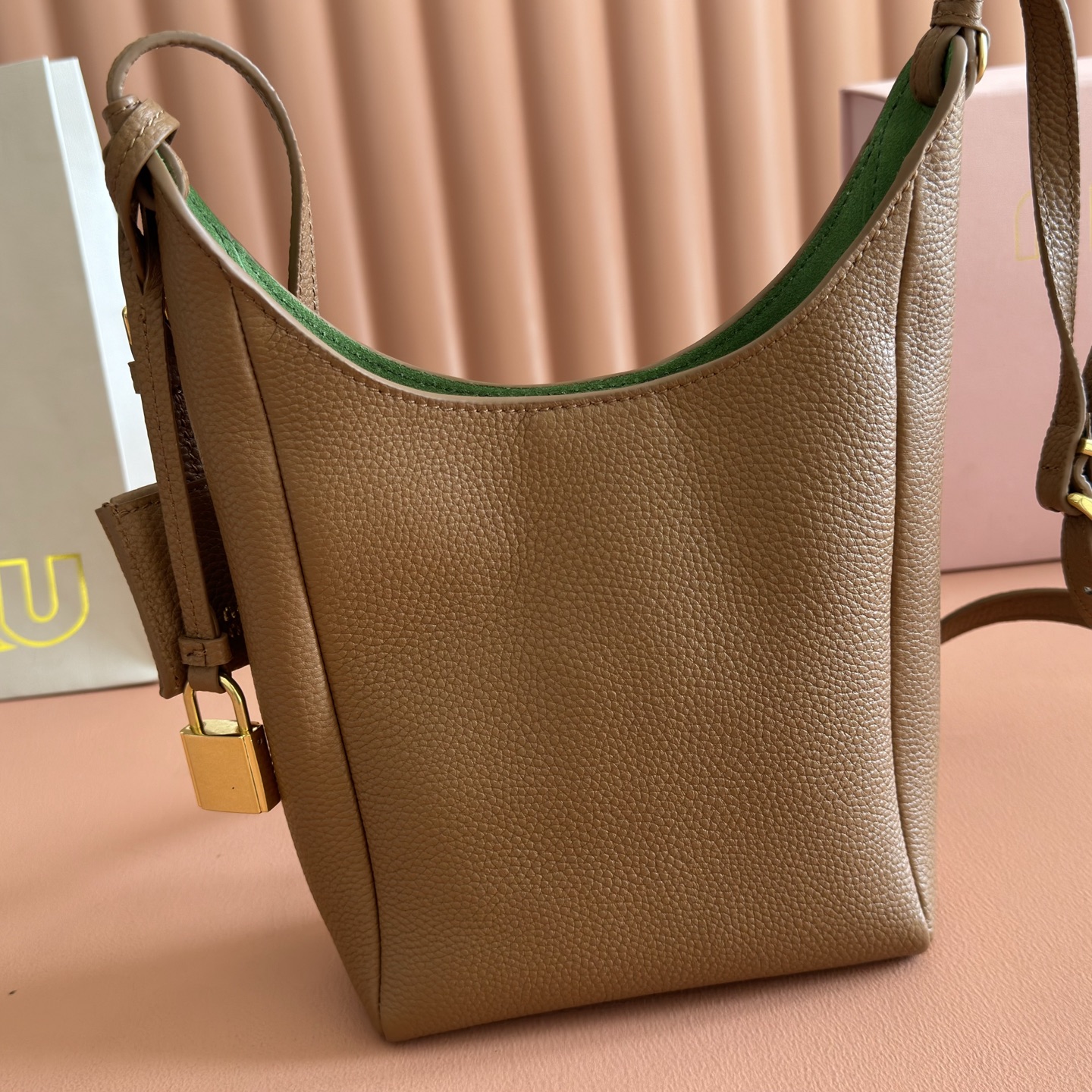 Miu Miu Tote Bag Cow Leather 12cm-m-l