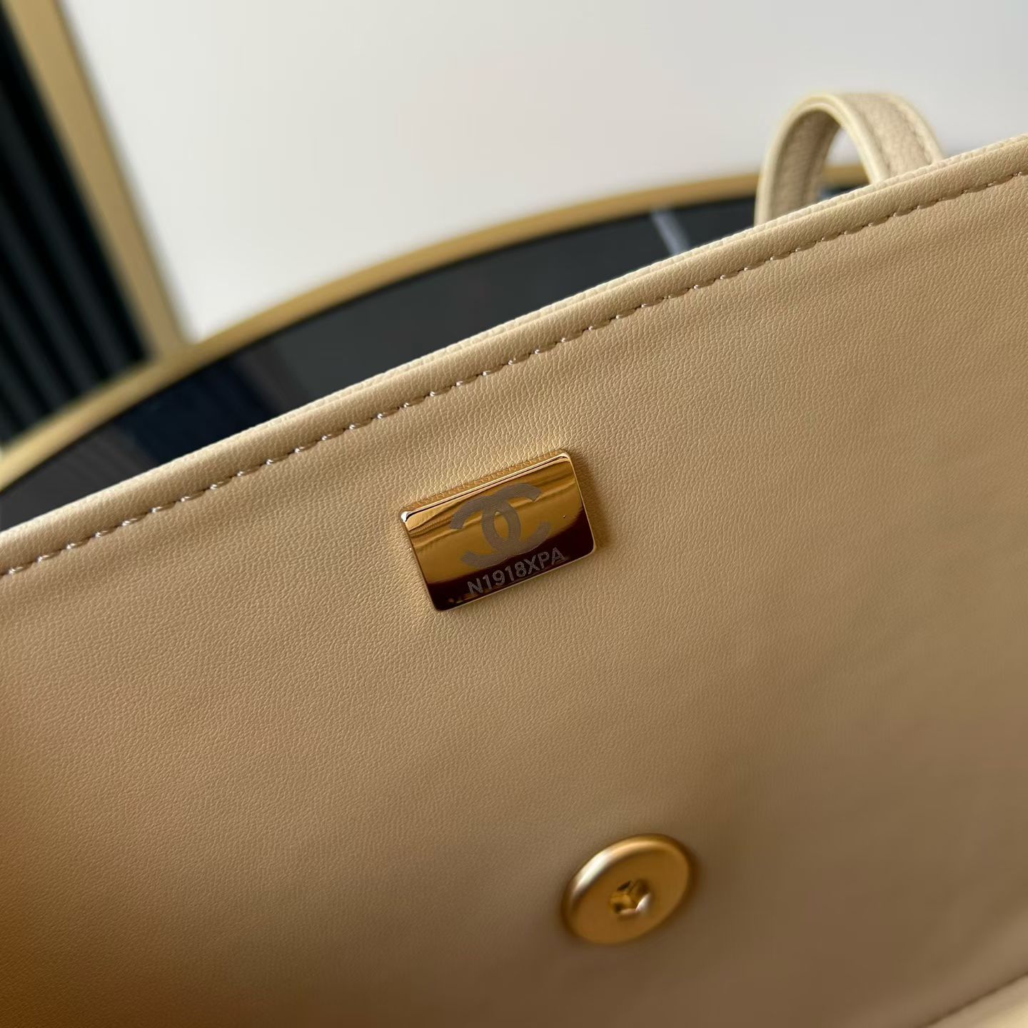 Chanel Basic Bag Cow Leather M-l-s