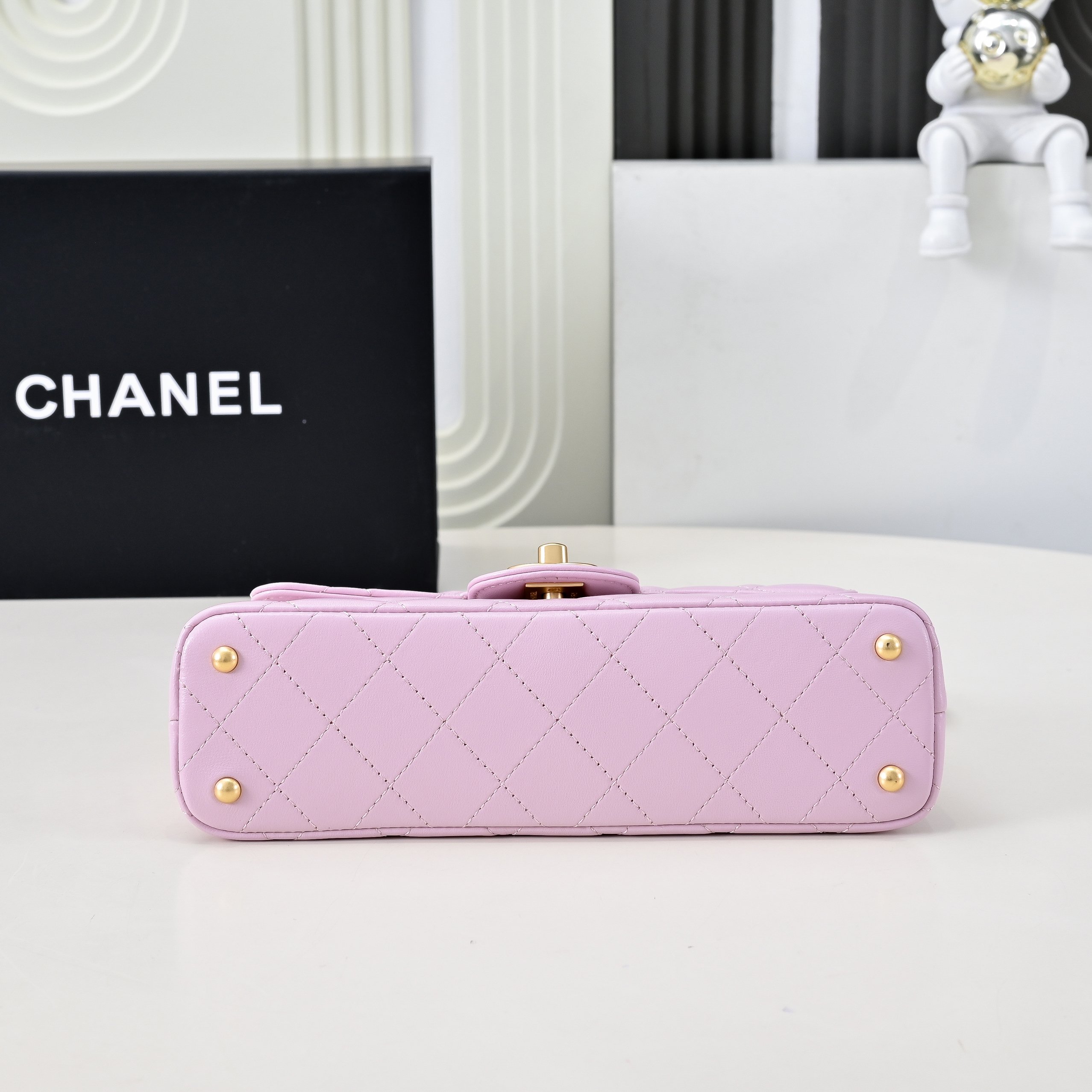 Chanel Basic Bag M-l