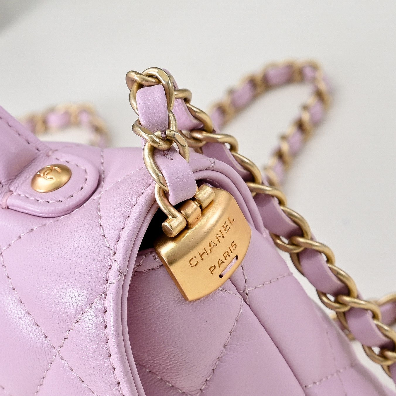 Chanel Basic Bag M-l