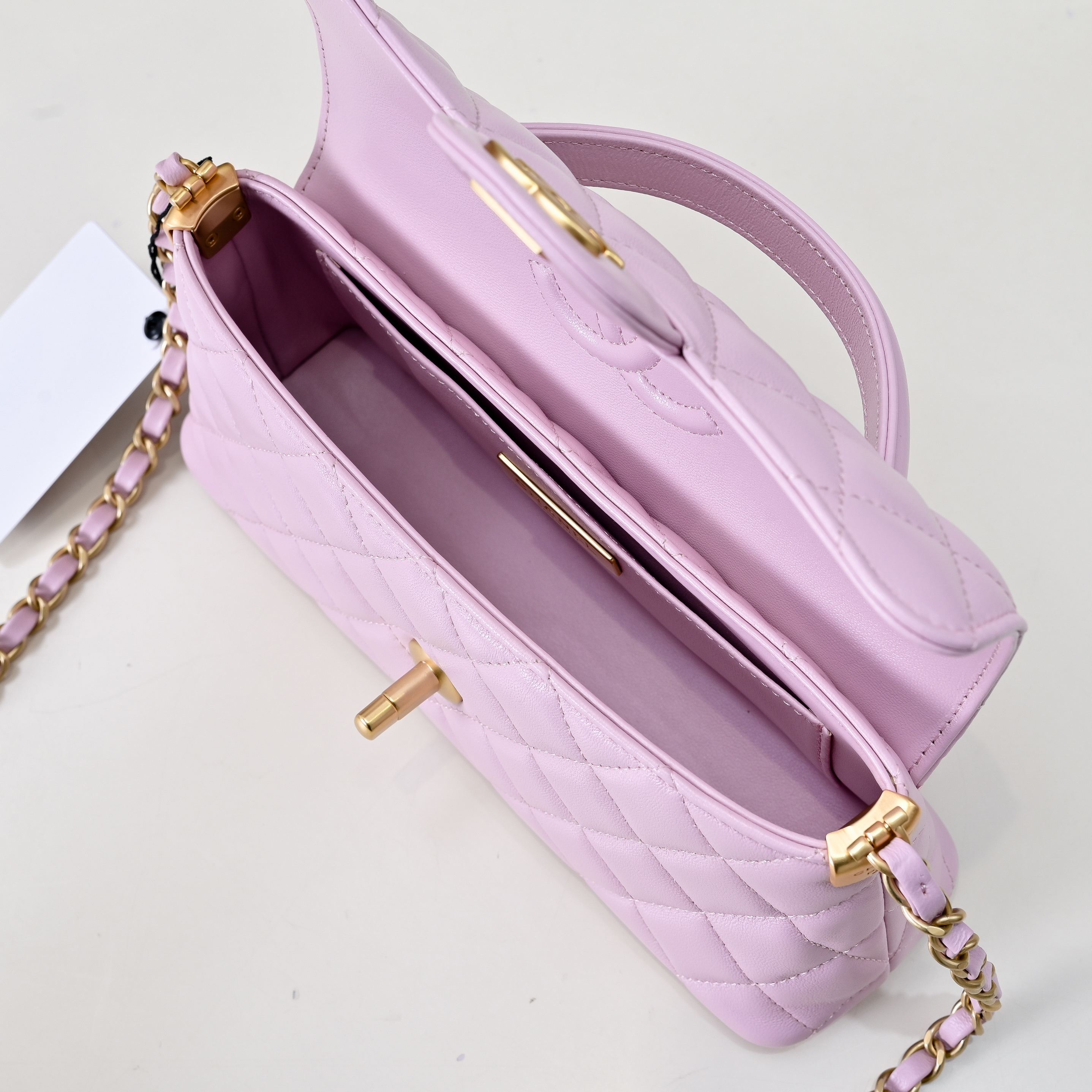 Chanel Basic Bag M-l